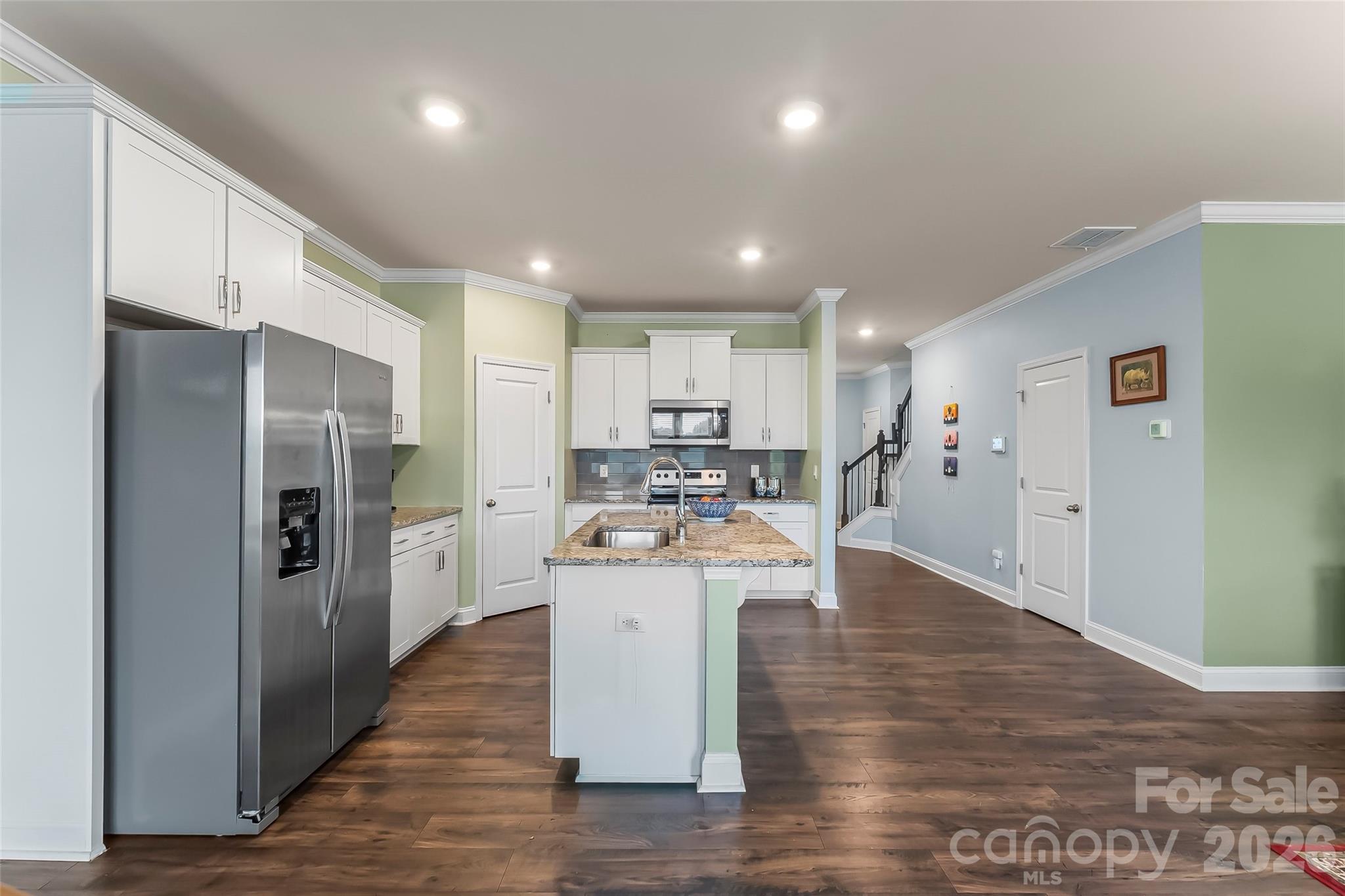 main property photo 8