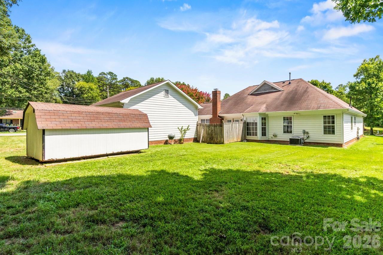 main property photo 39
