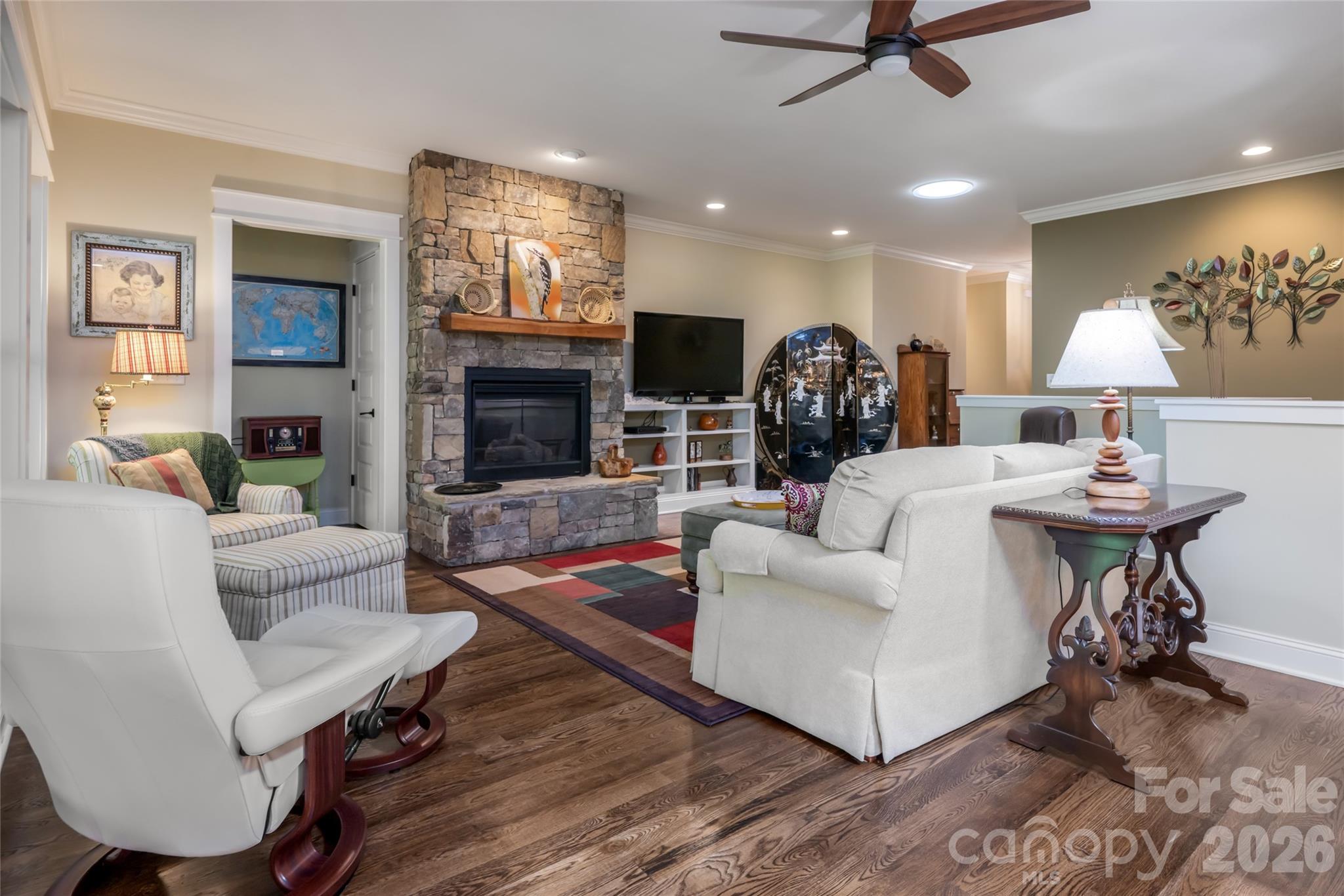 main property photo 8