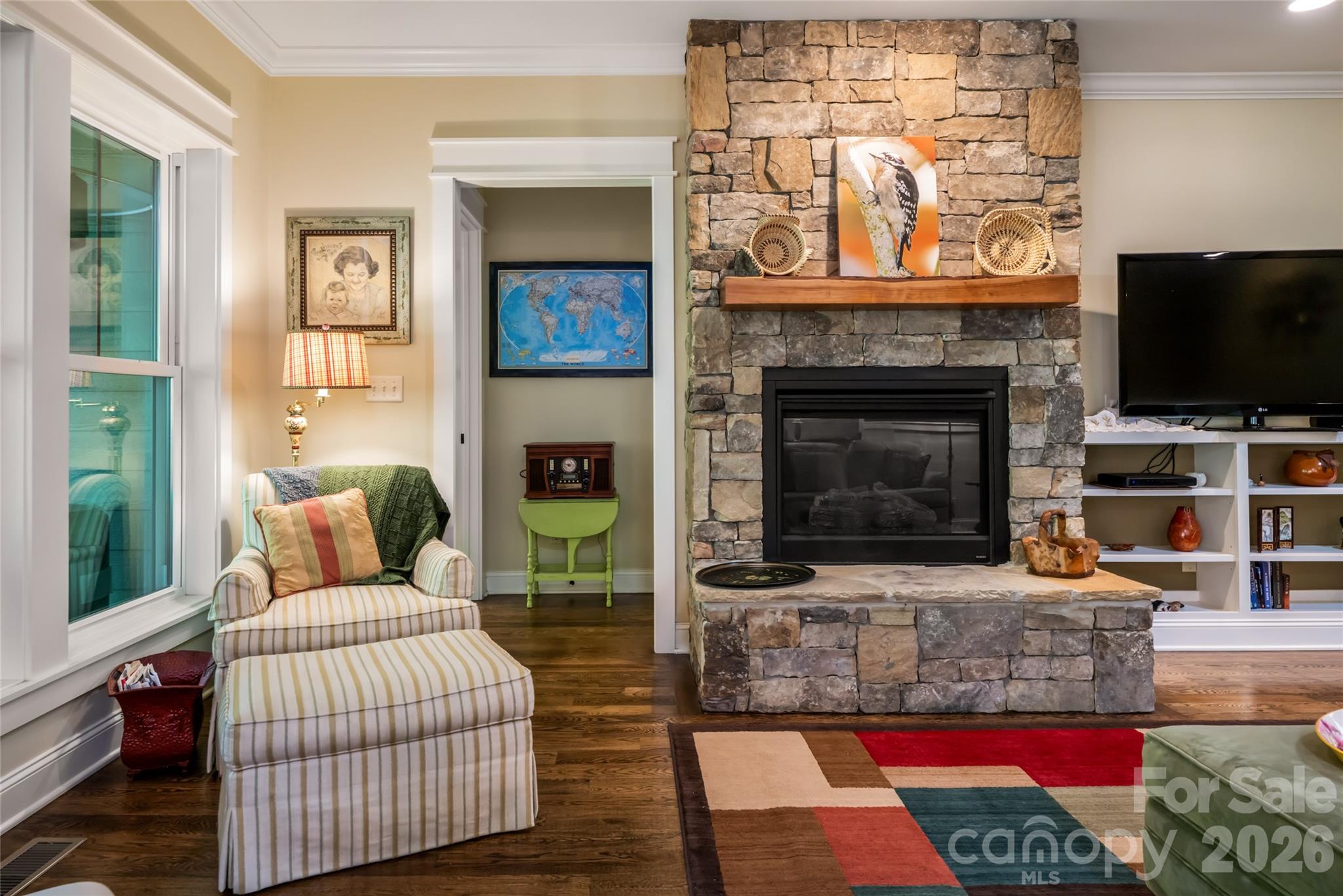 main property photo 9