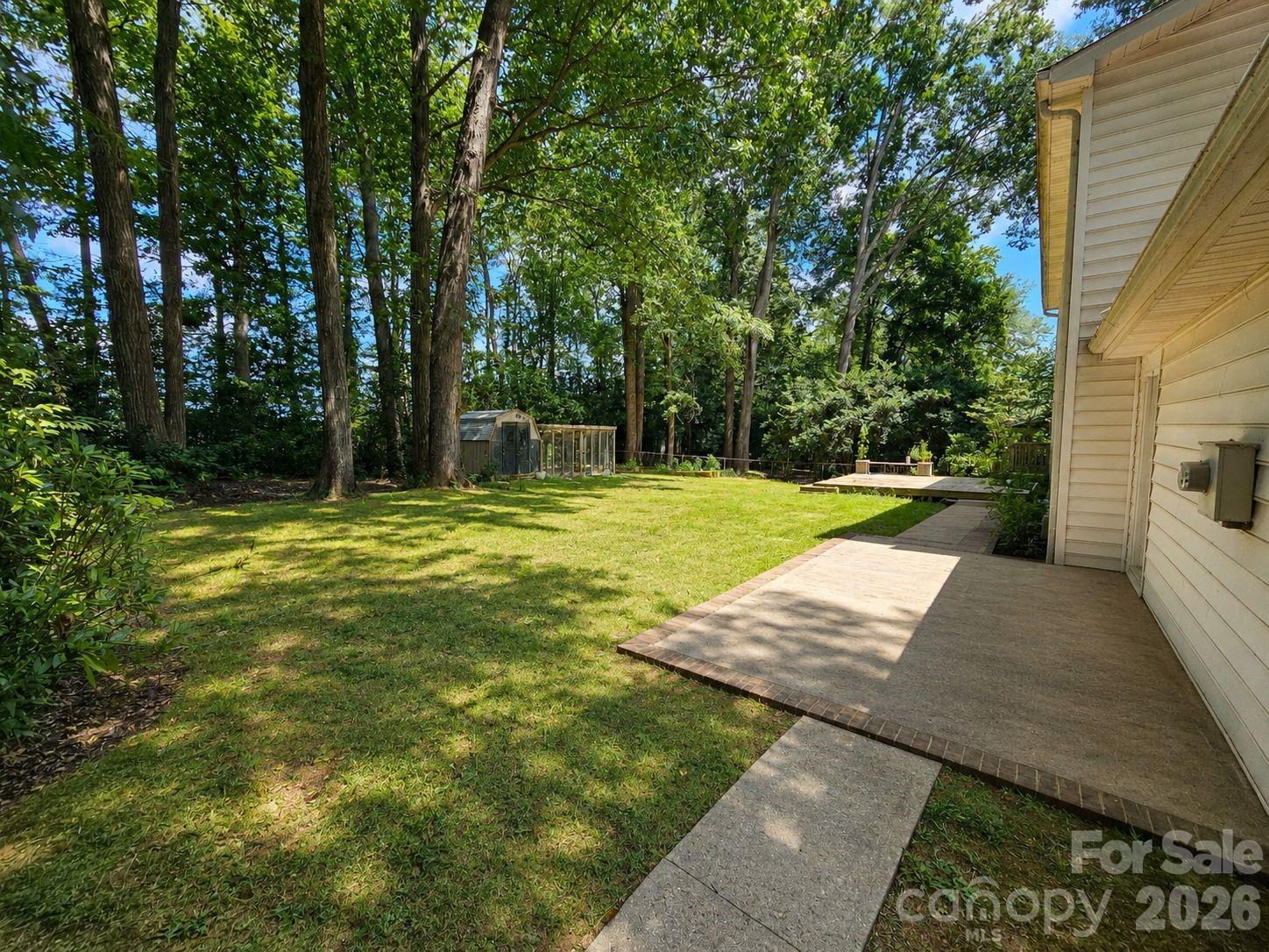 main property photo 28