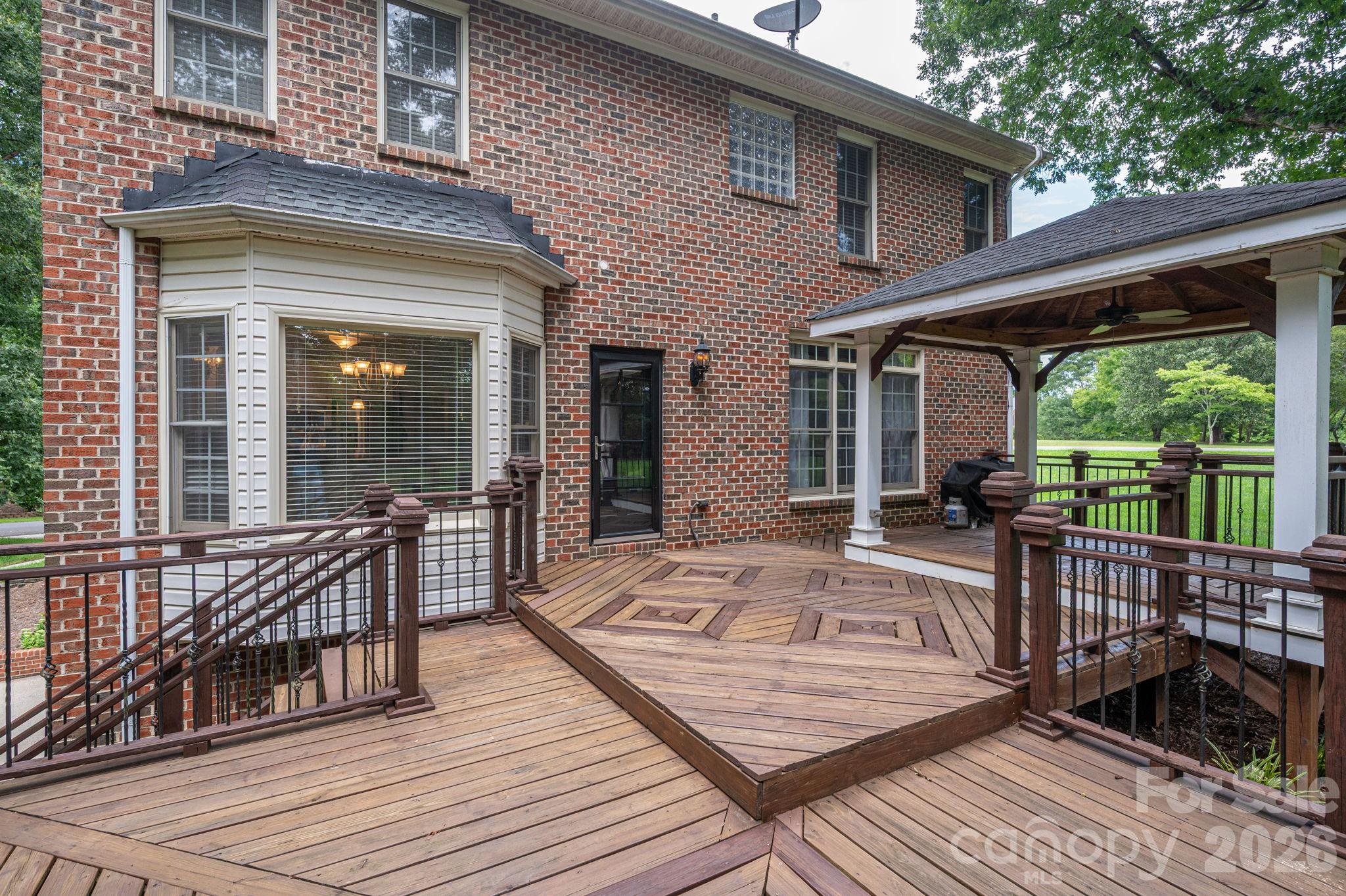 main property photo 34