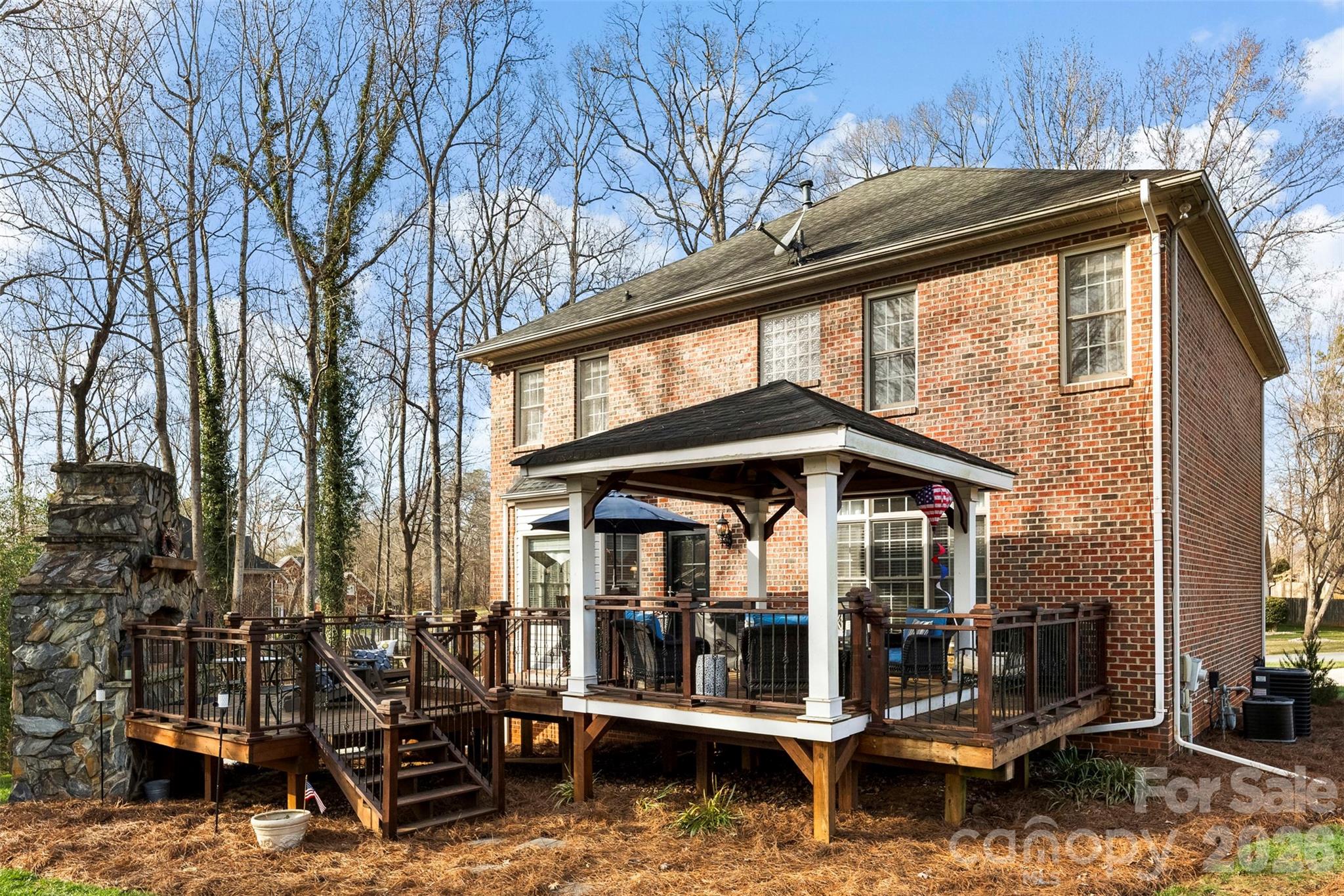 main property photo 40