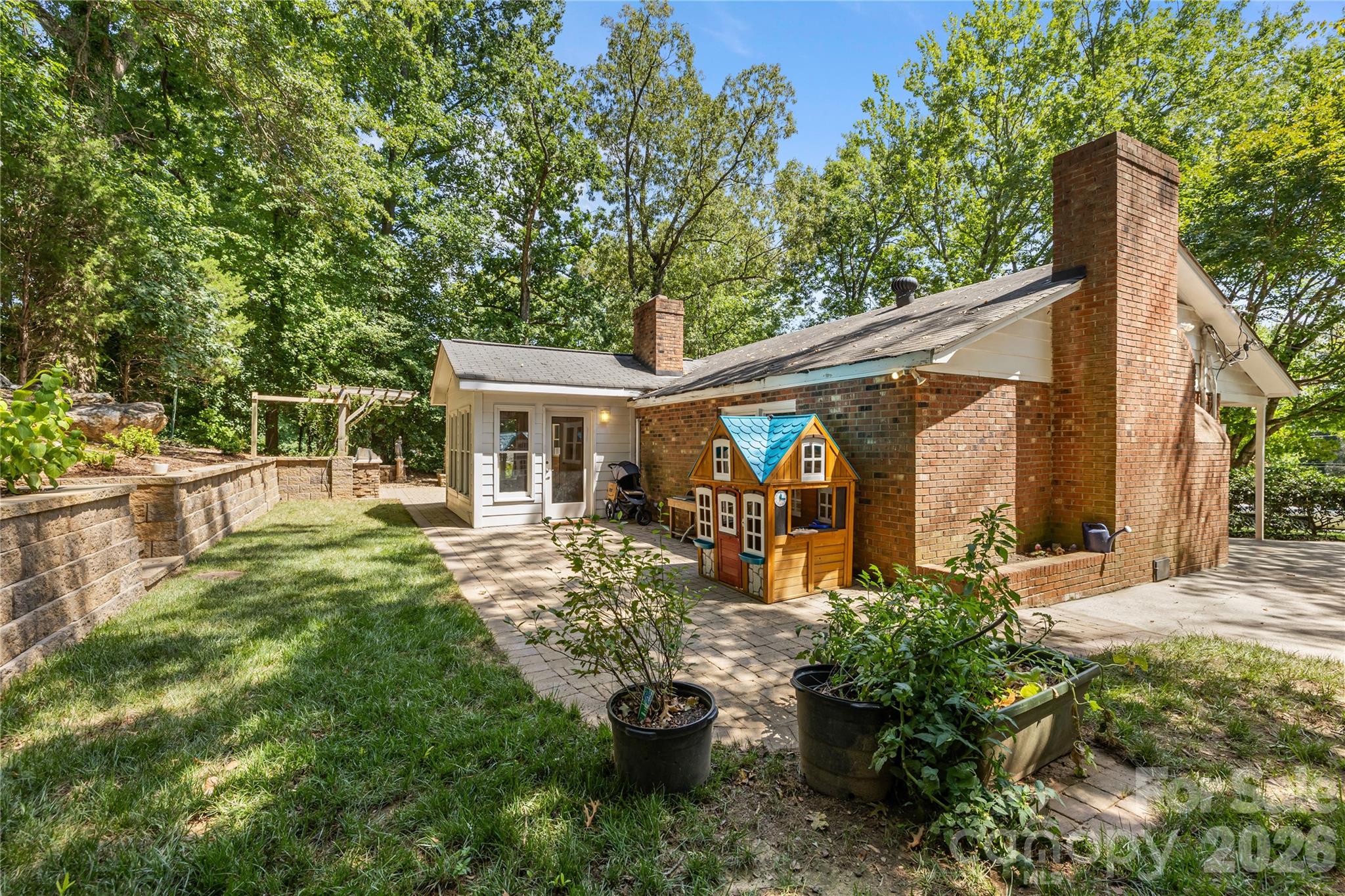 main property photo 23