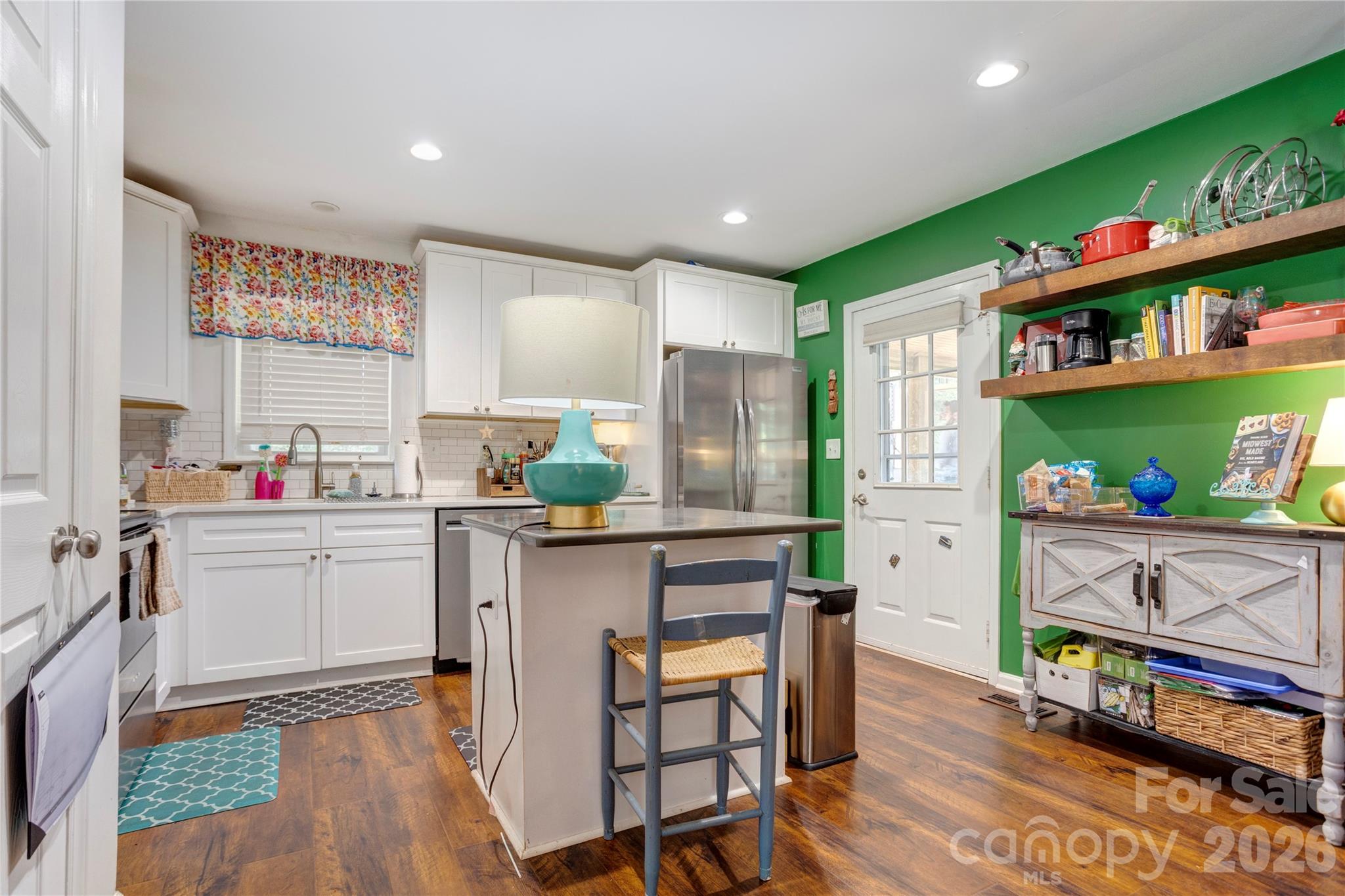 main property photo 7