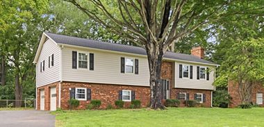 image of property with 4 Bed | 3 Bath | 2,661 Sqft