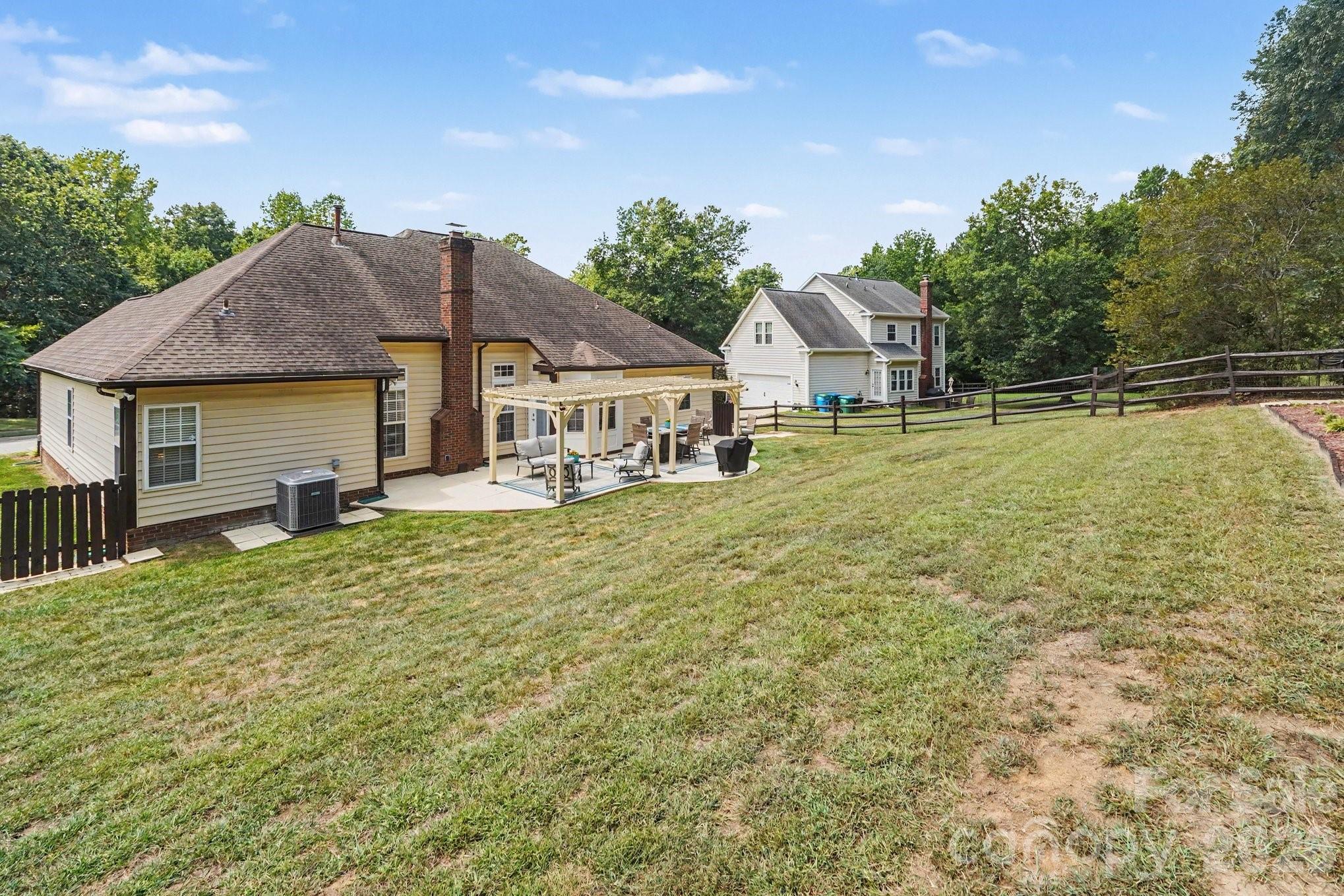 main property photo 23