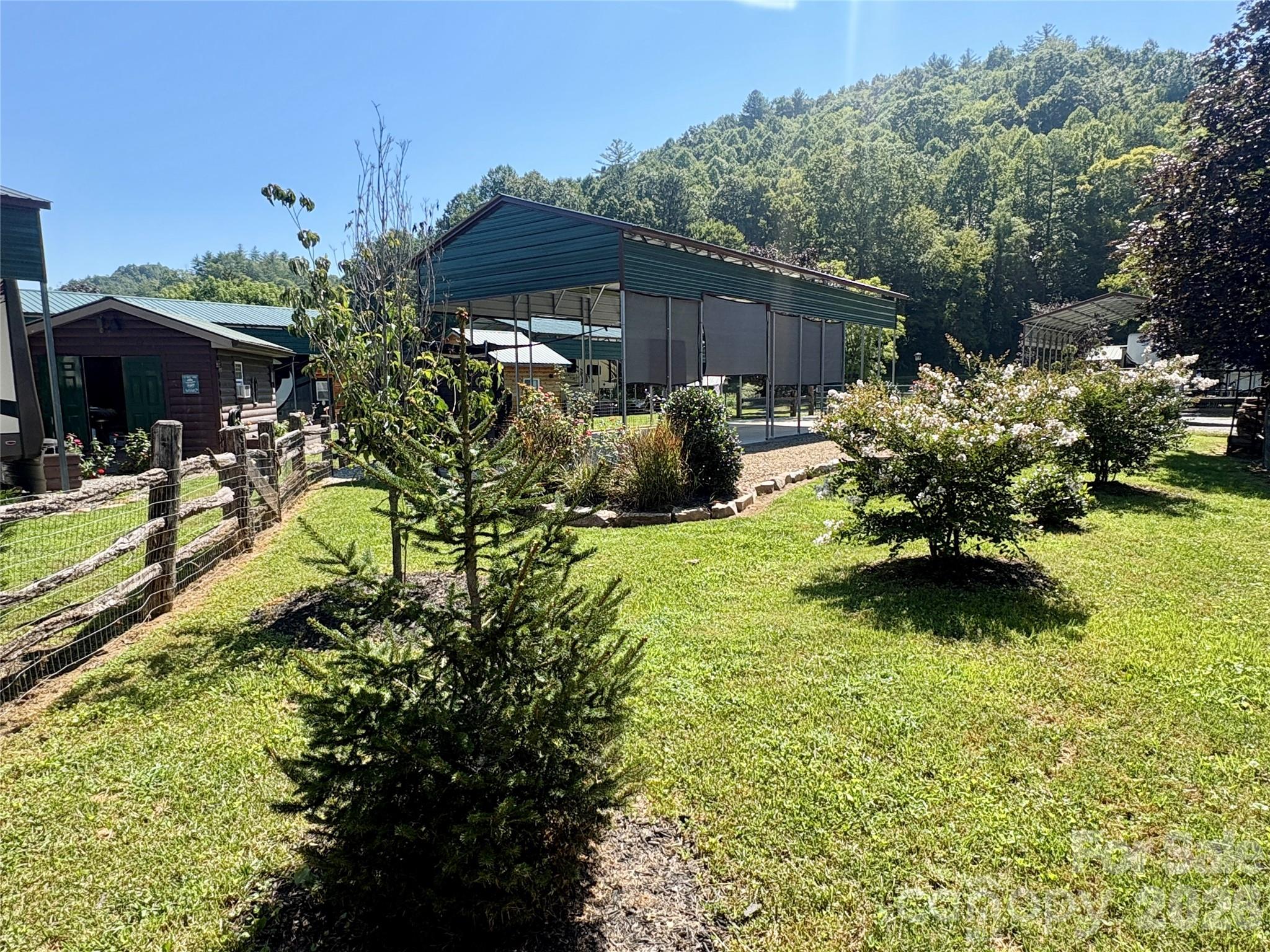 main property photo 14