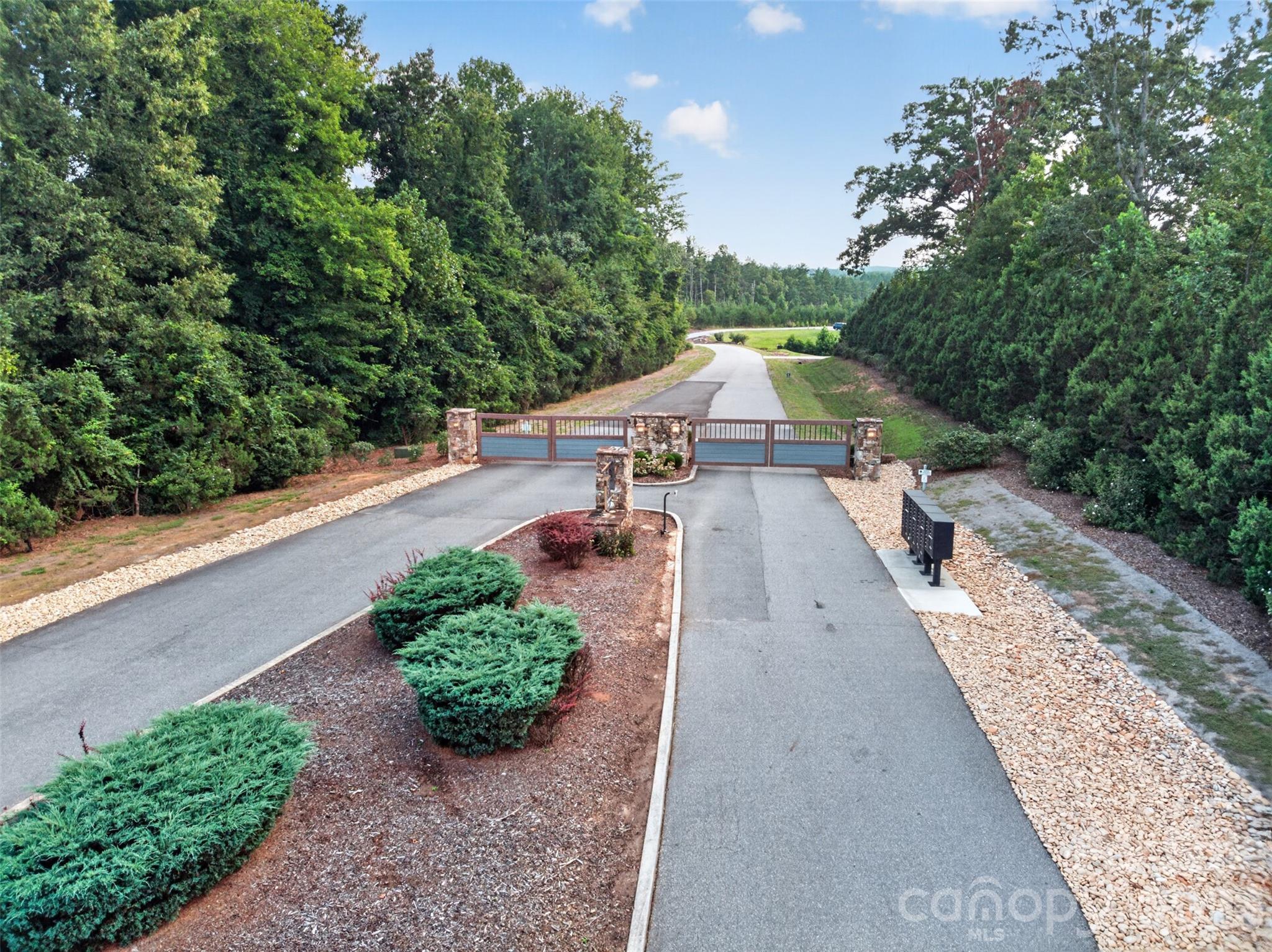 main property photo 40