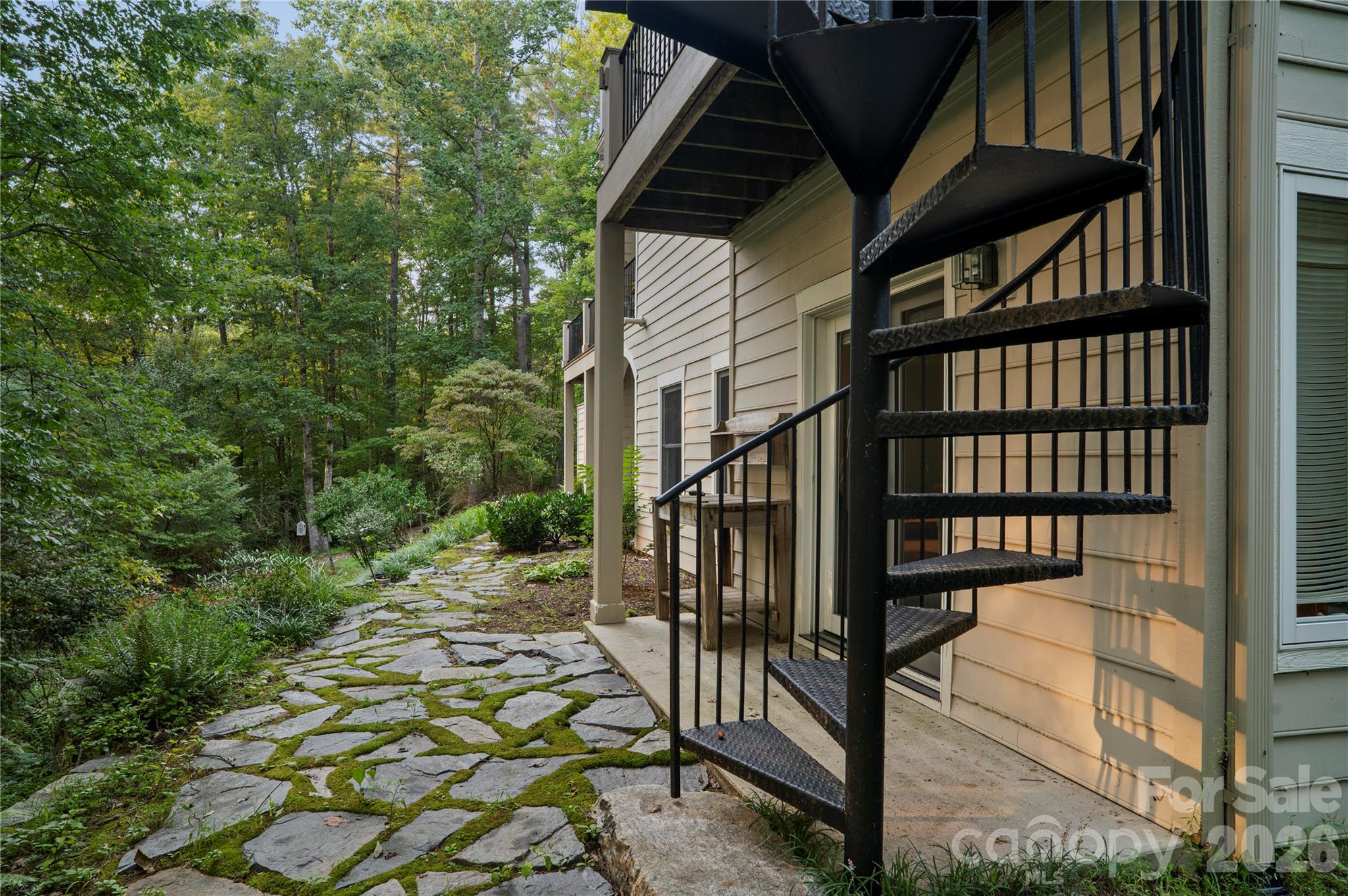 main property photo 45
