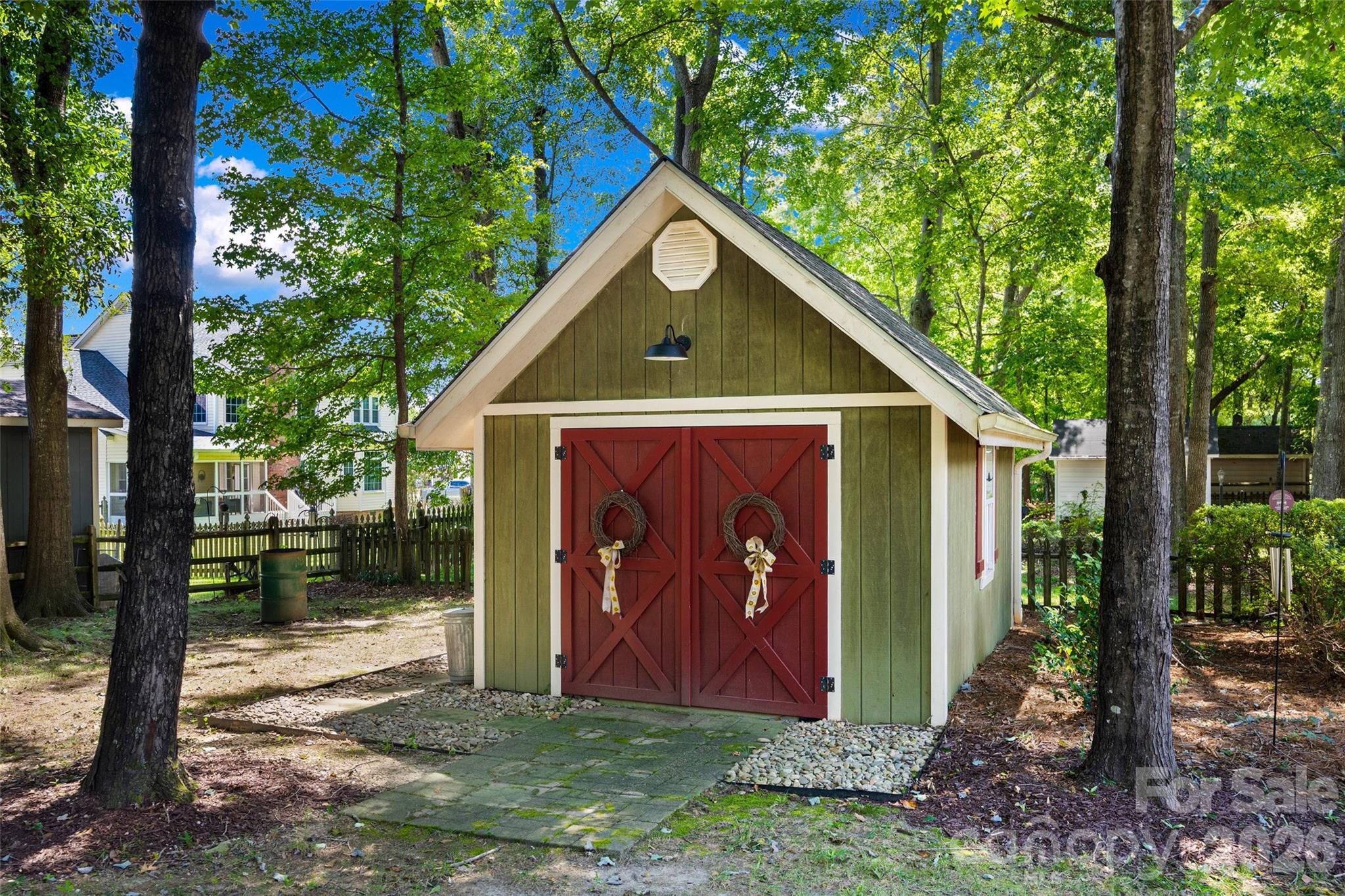 main property photo 27