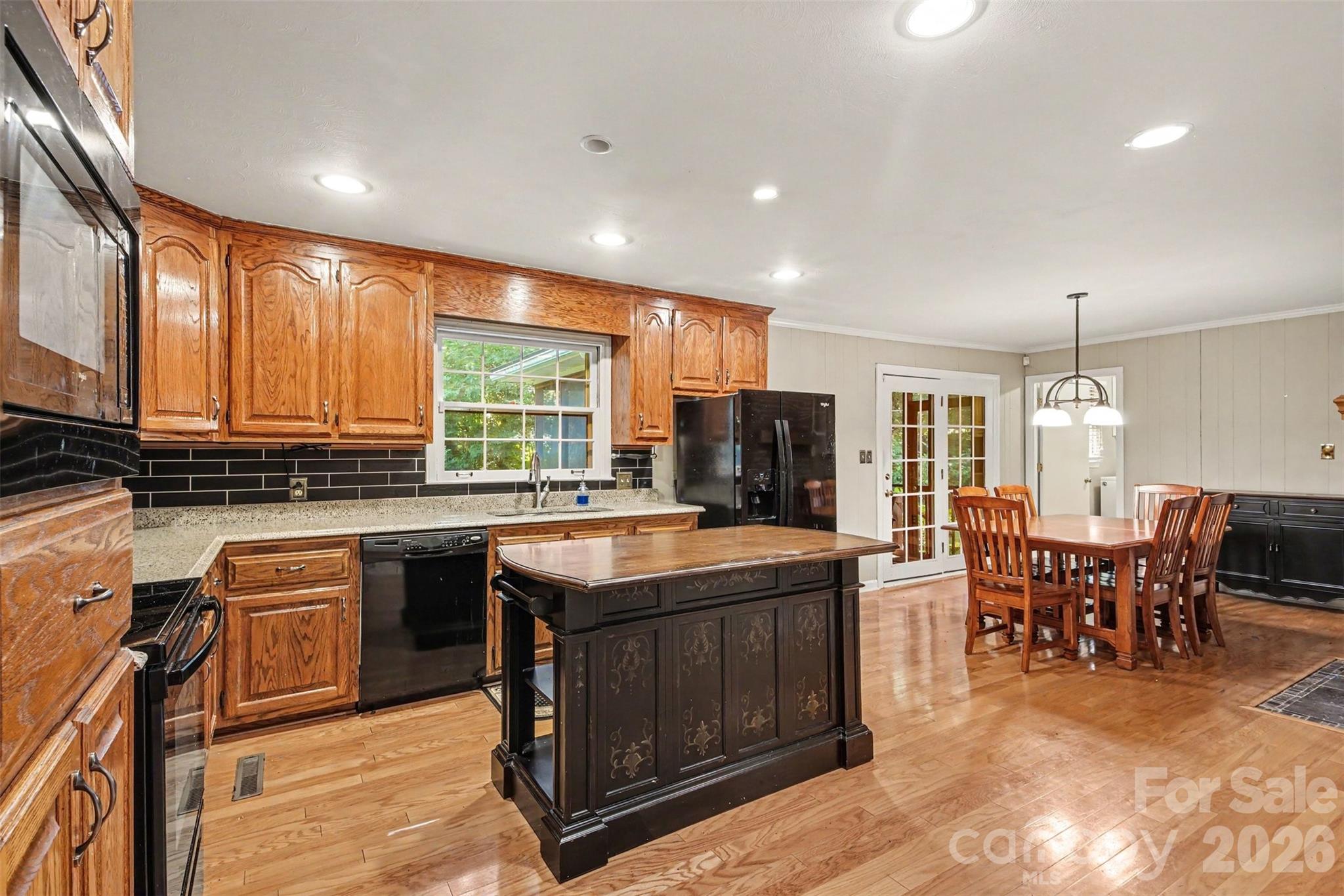 main property photo 7