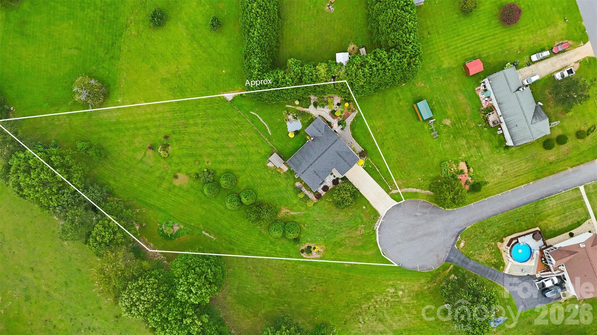 main property photo 9