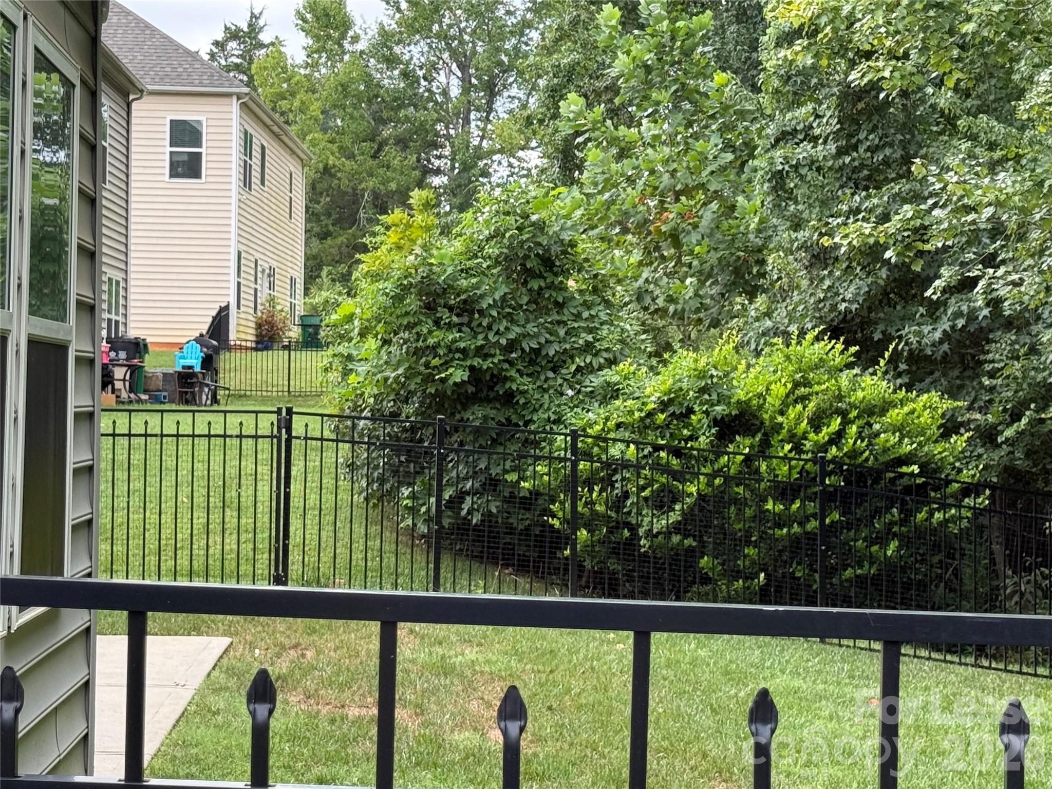 main property photo 25