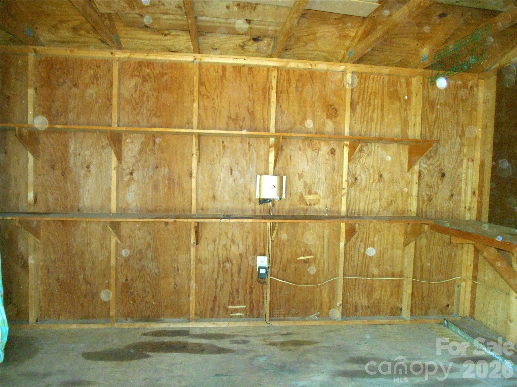 main property photo 40
