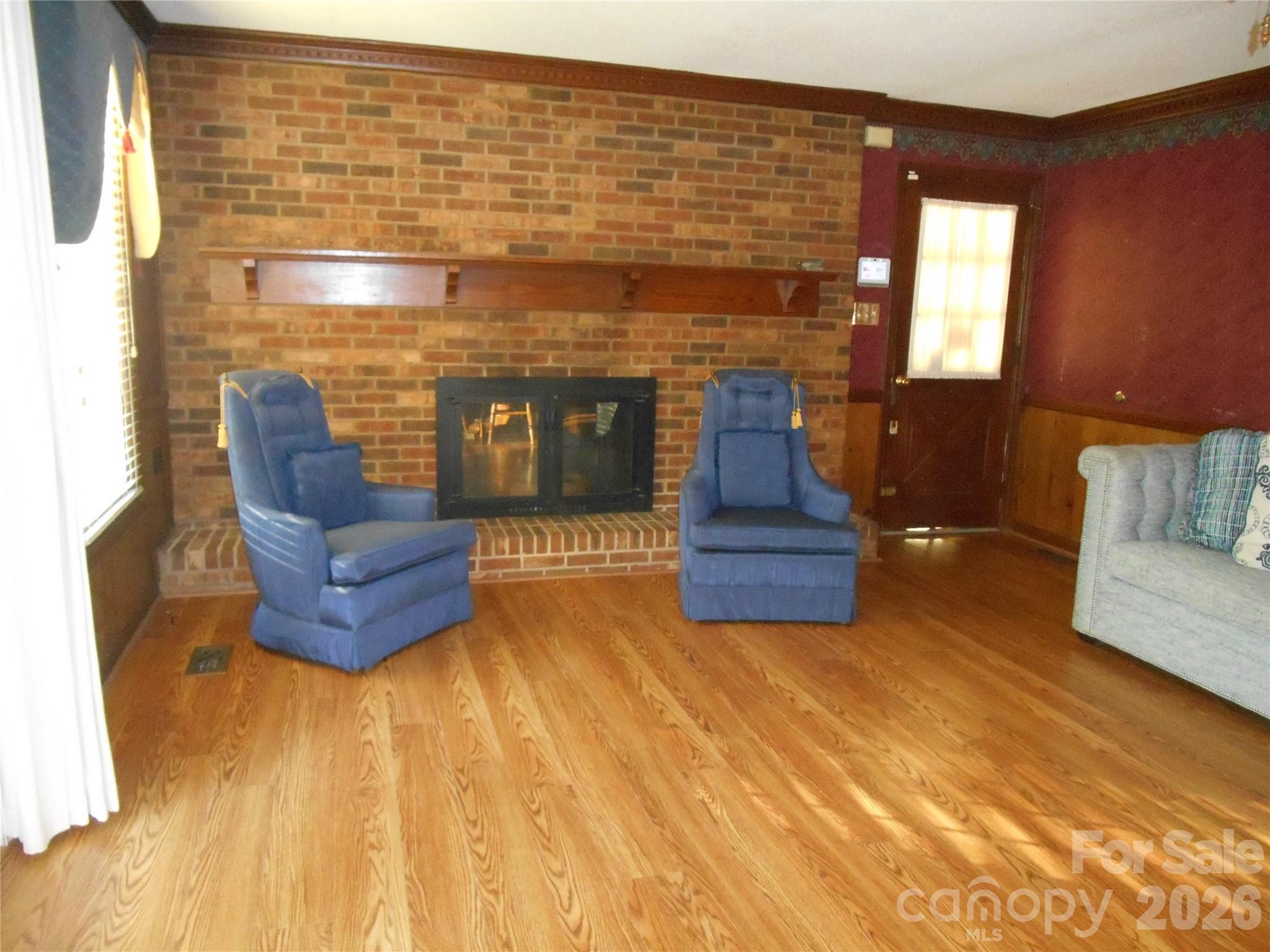 main property photo 5