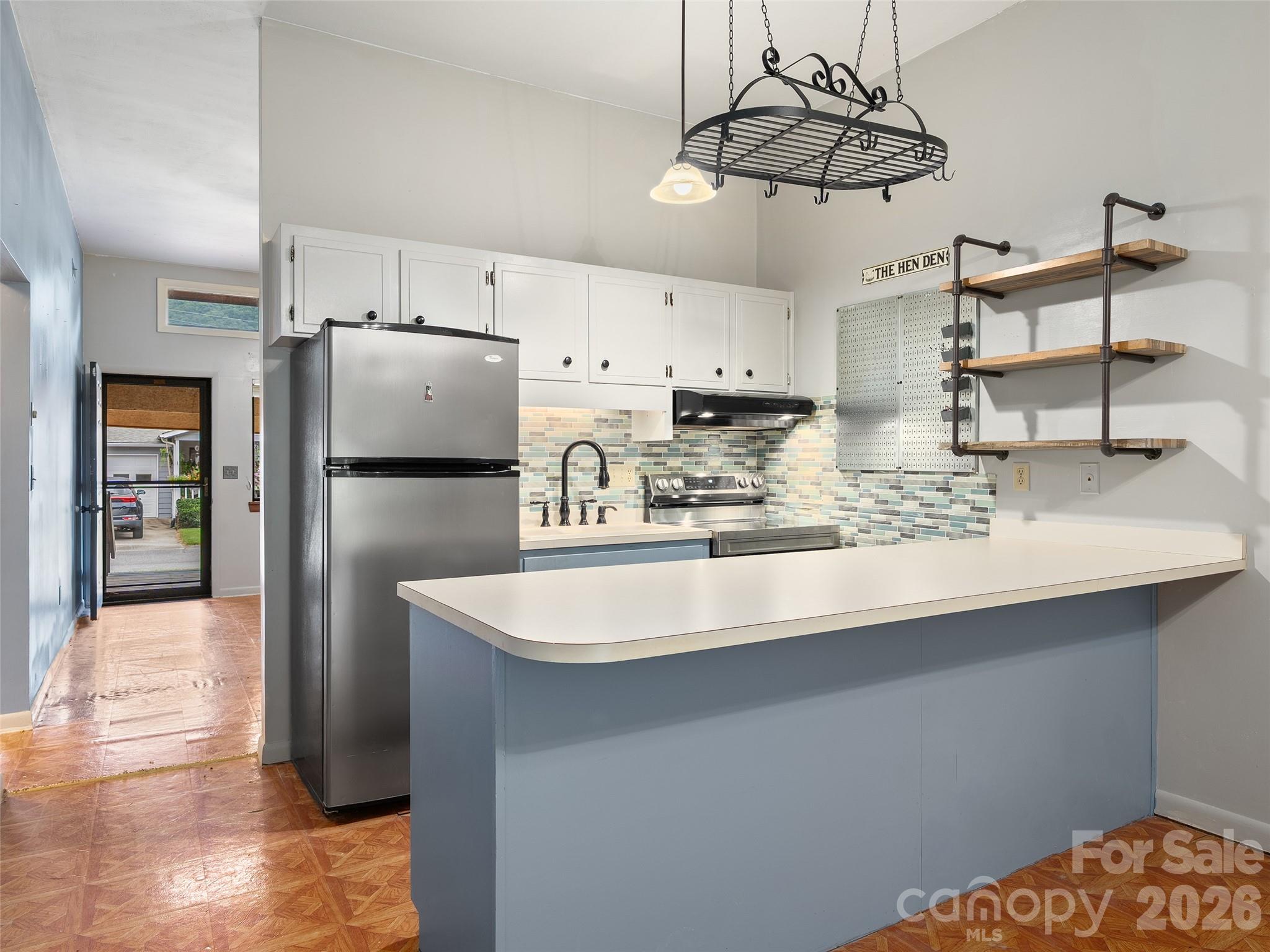 main property photo 9
