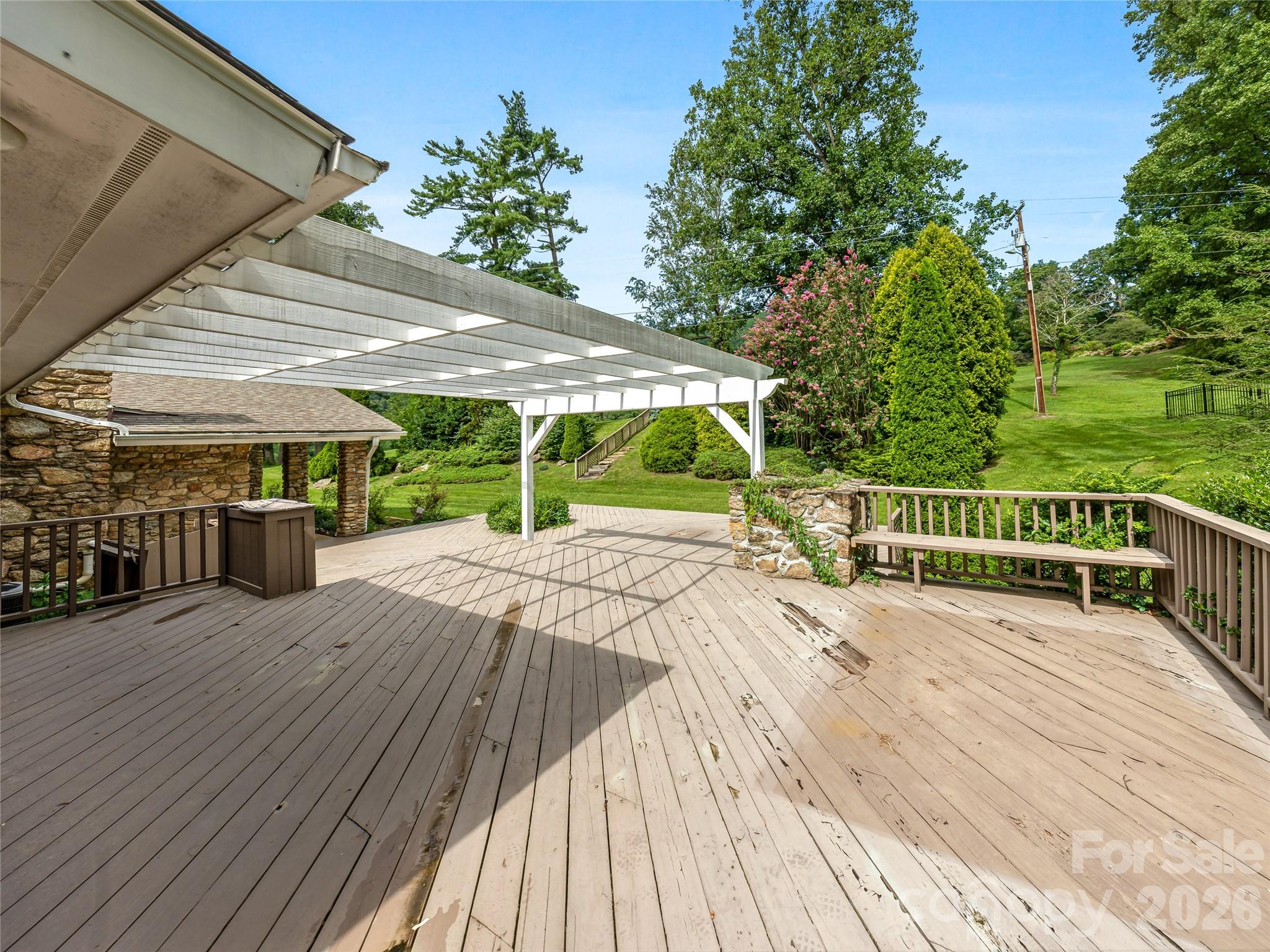 main property photo 40