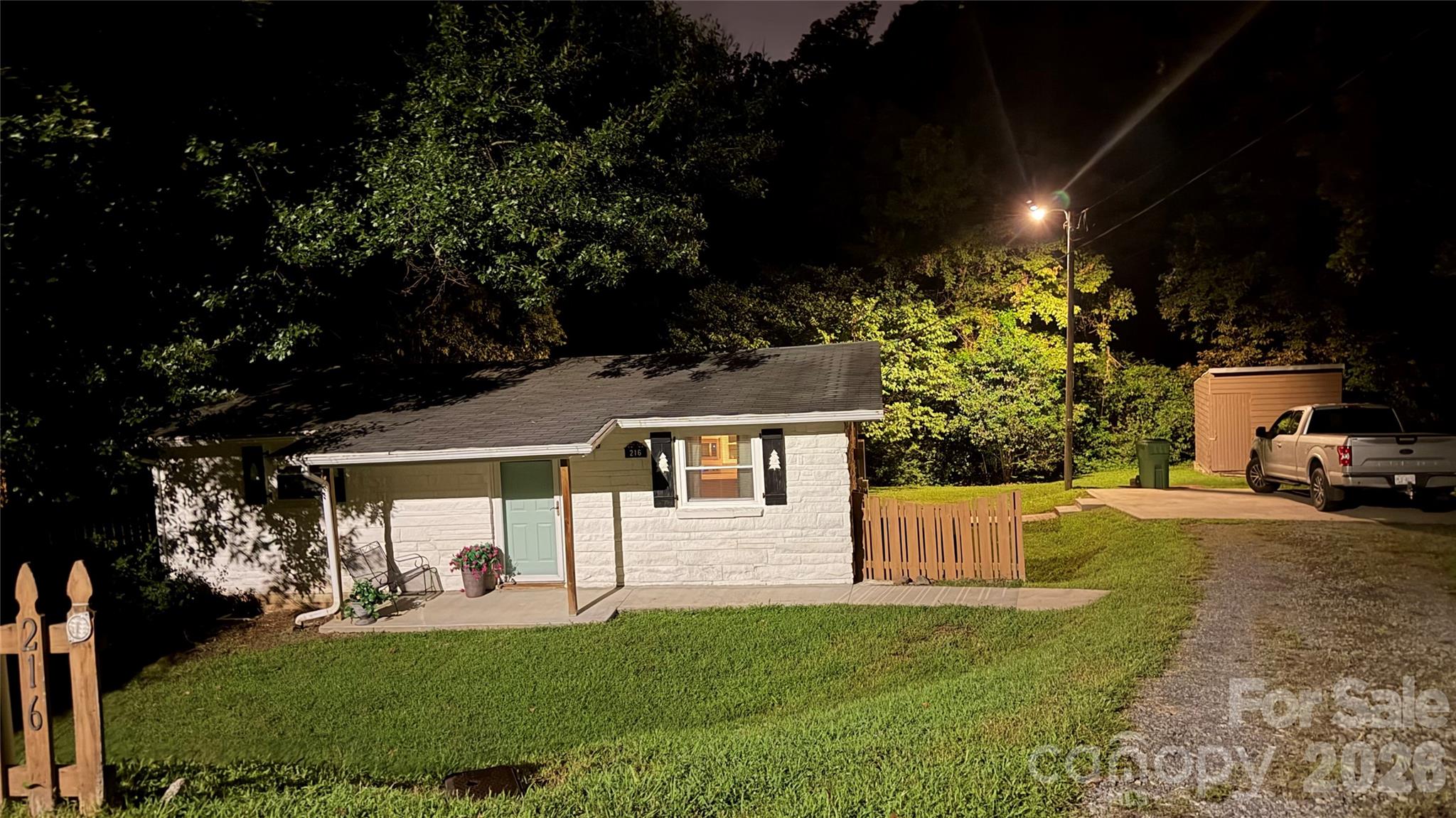 main property photo 32