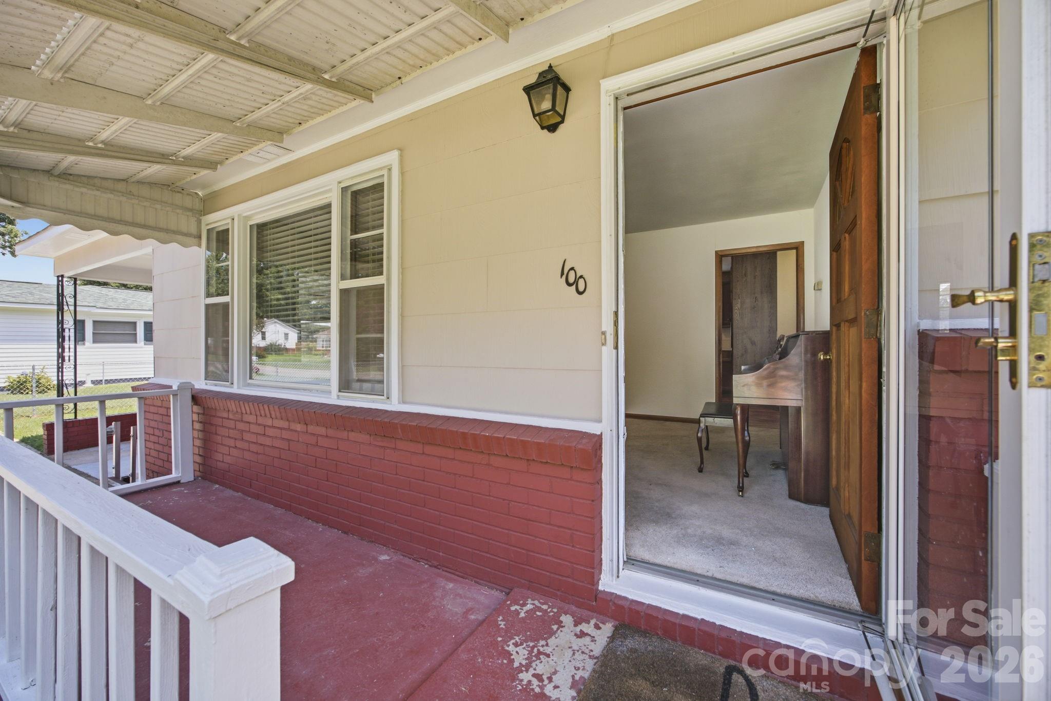 main property photo 5
