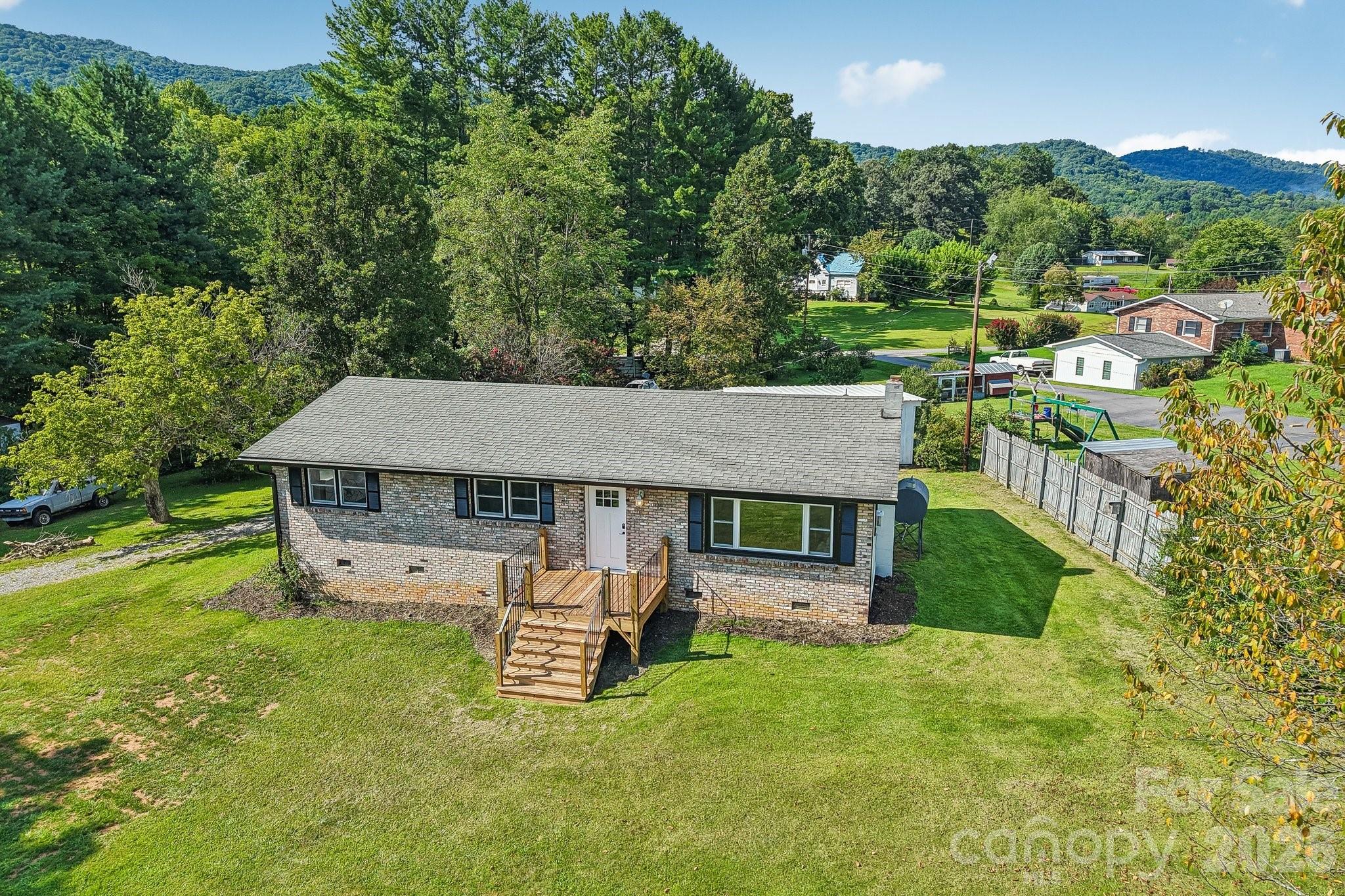 main property photo 41