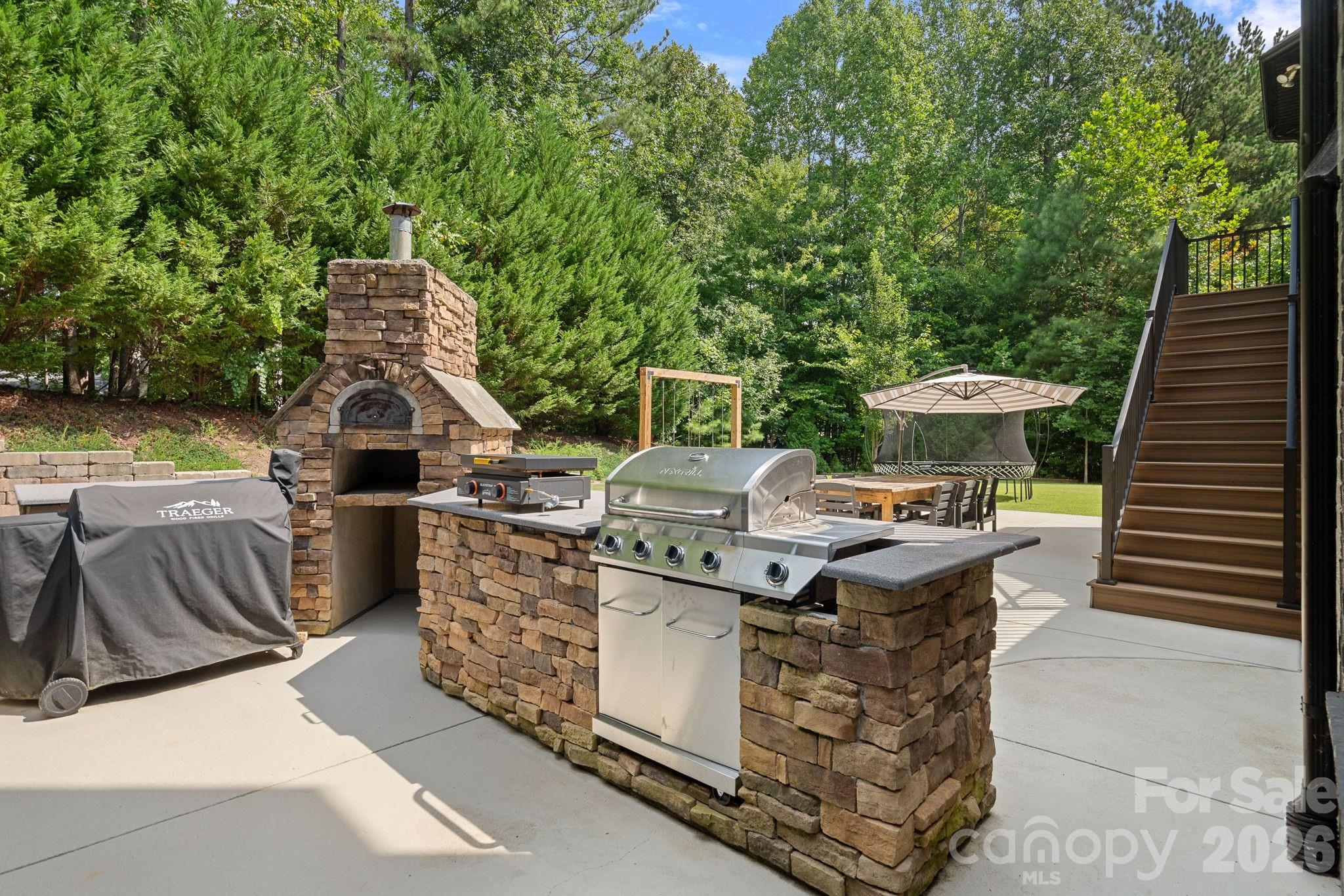 main property photo 45