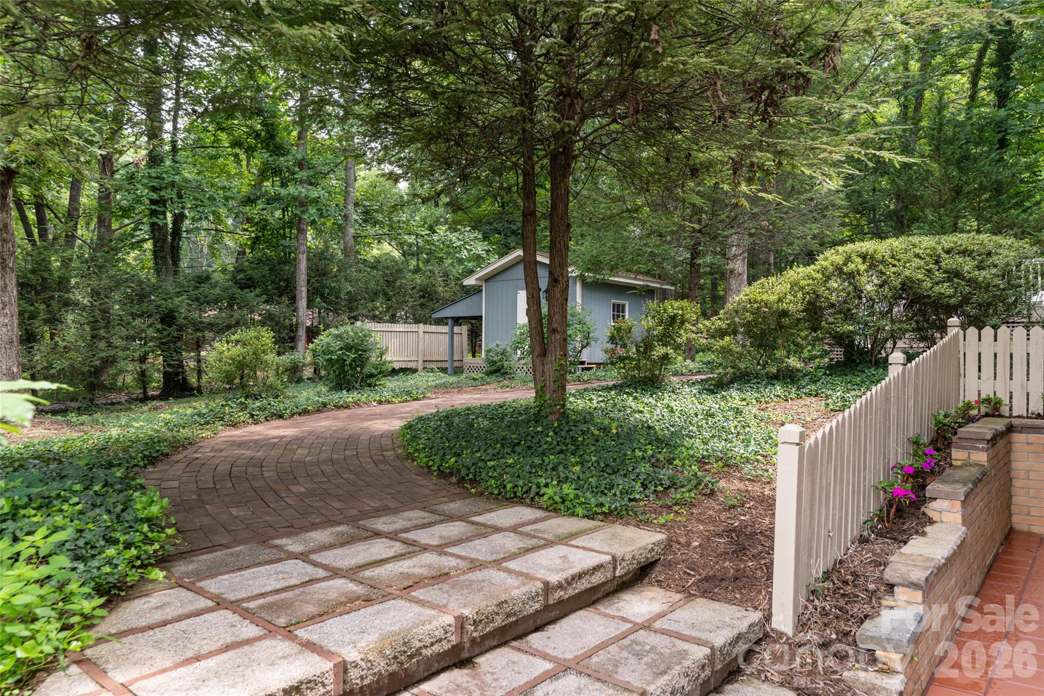 main property photo 40