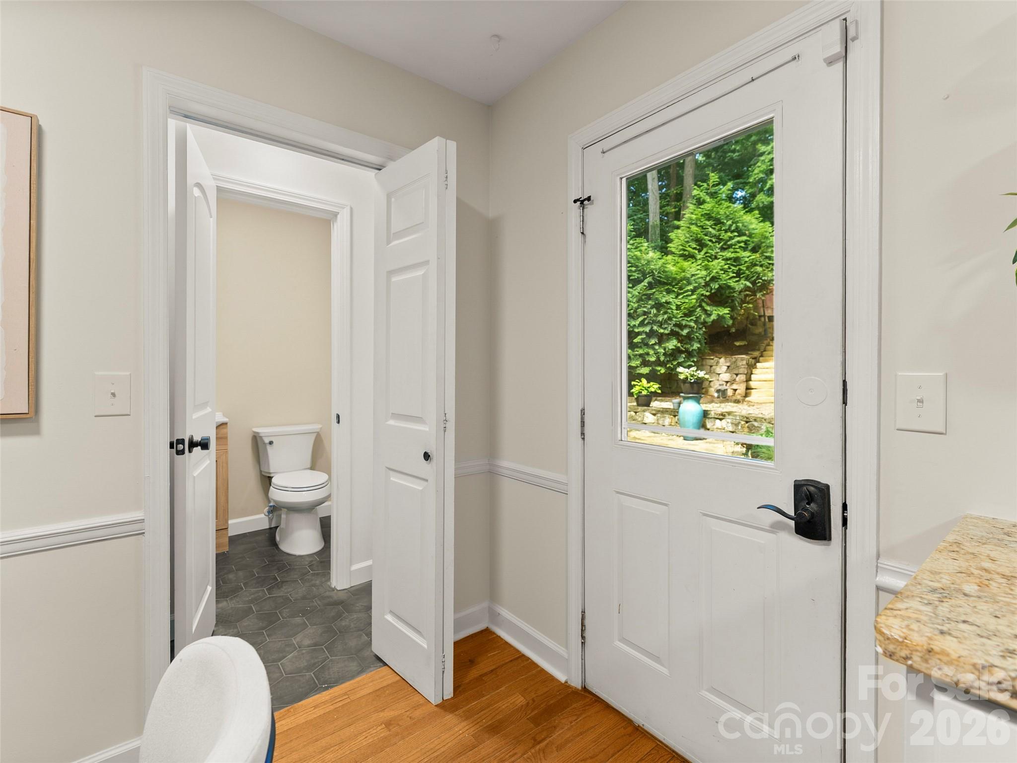 main property photo 10