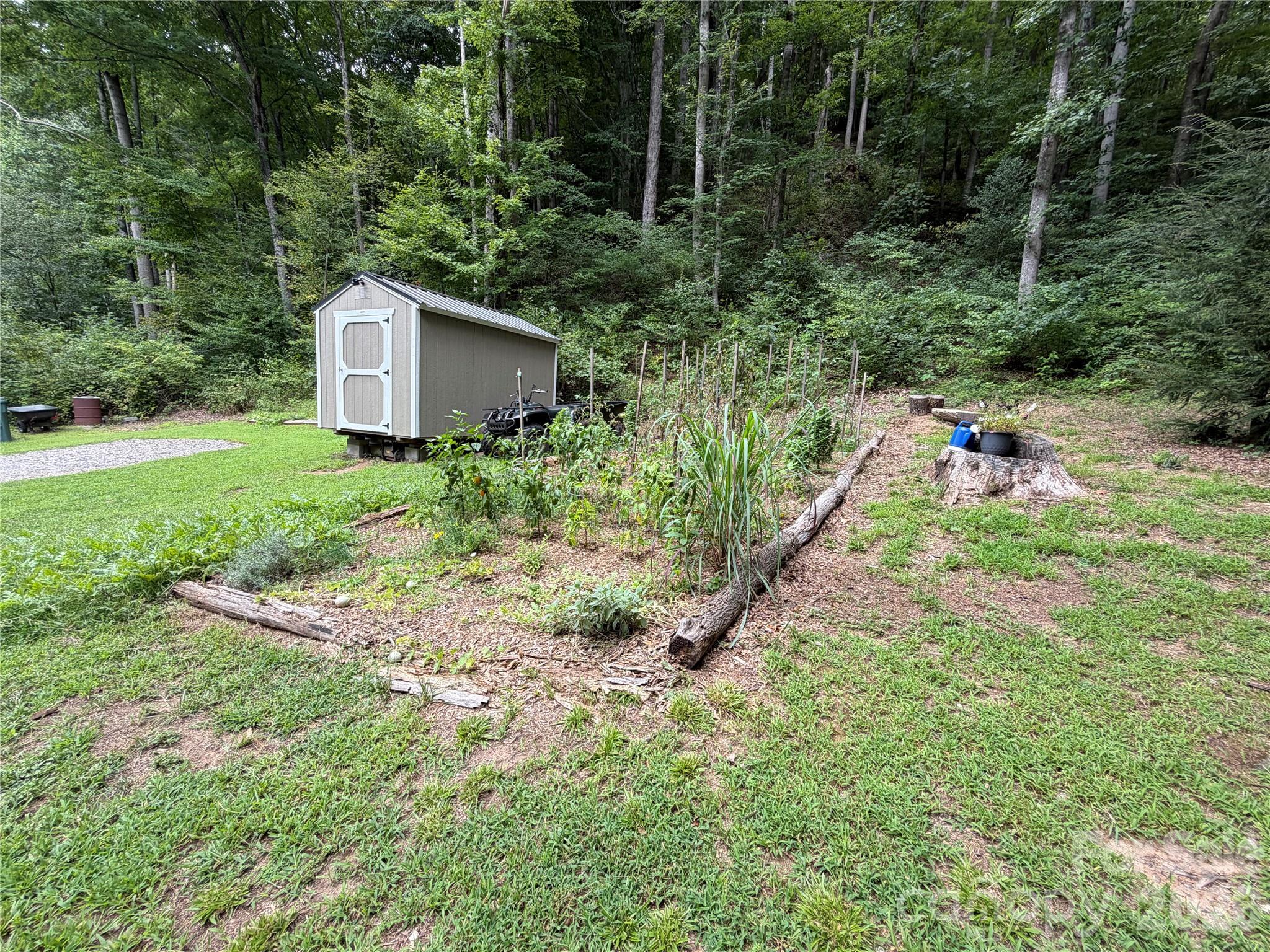 main property photo 20