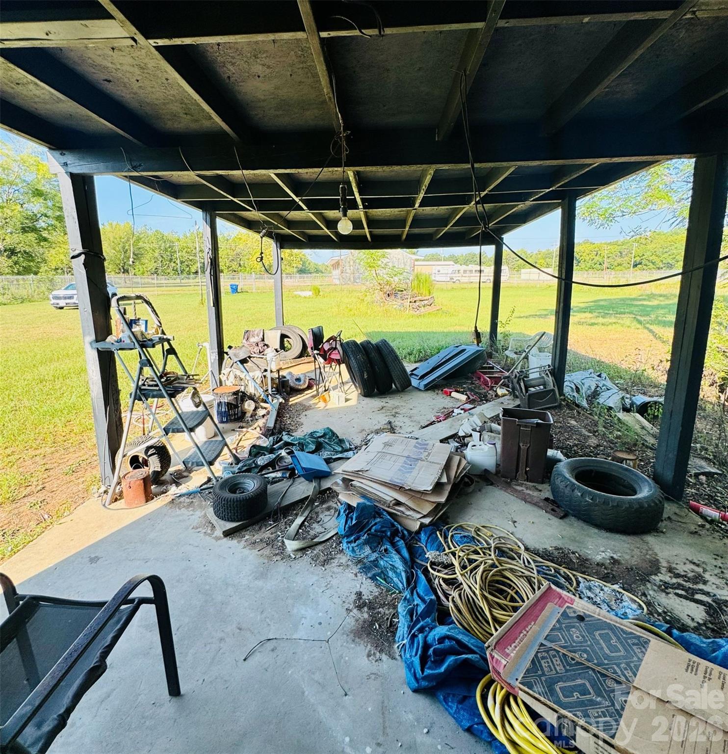 main property photo 28