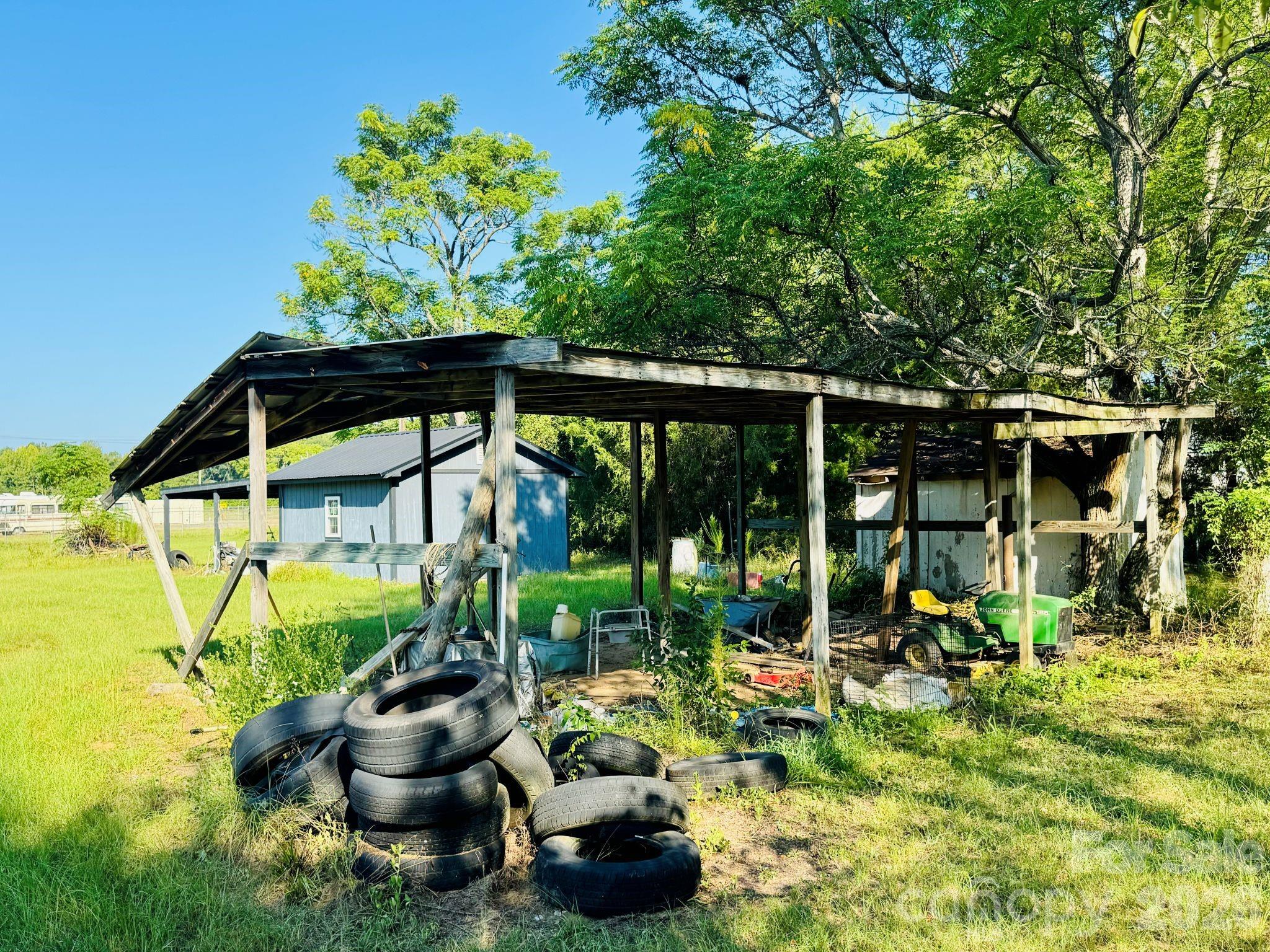 main property photo 32