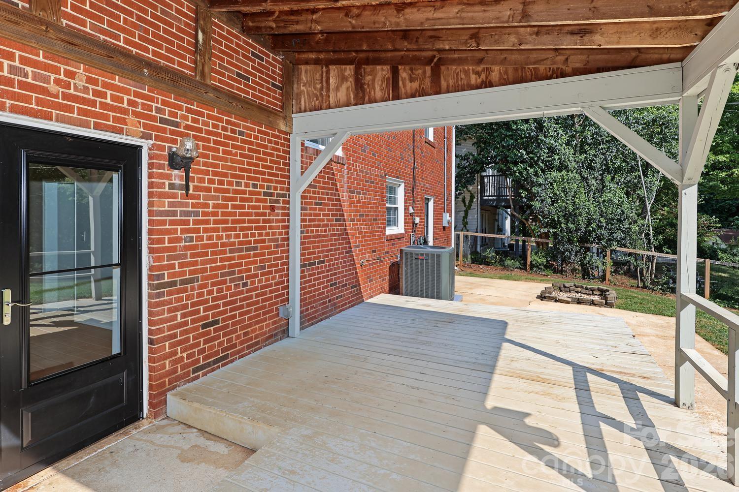 main property photo 36