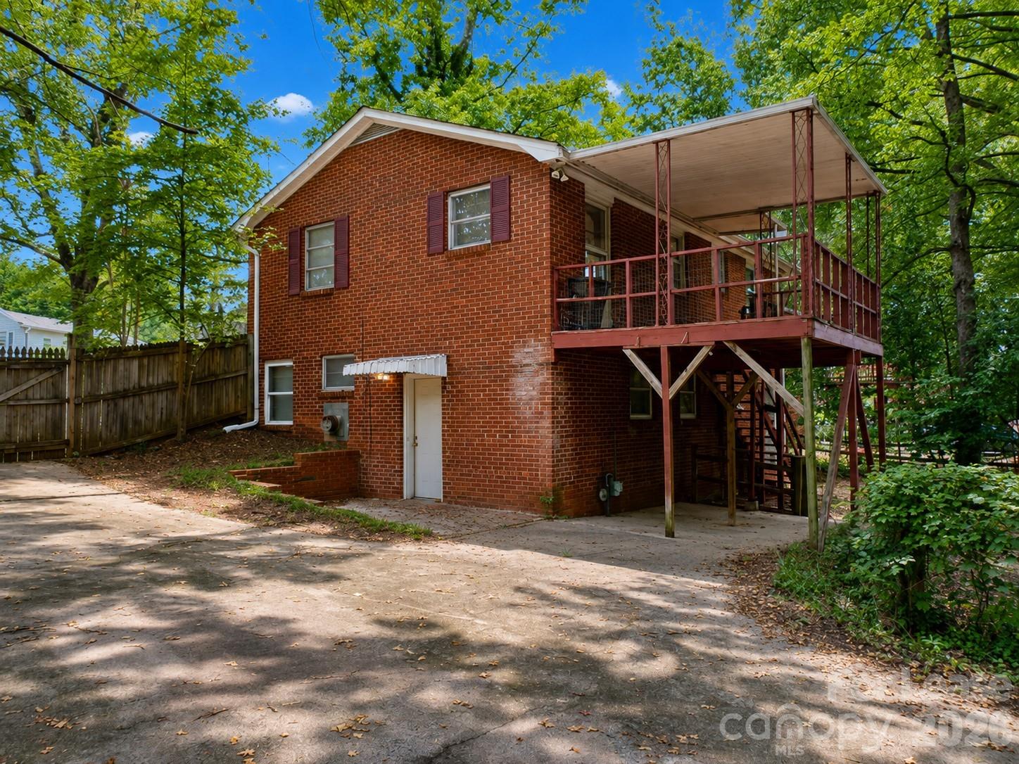 main property photo 12
