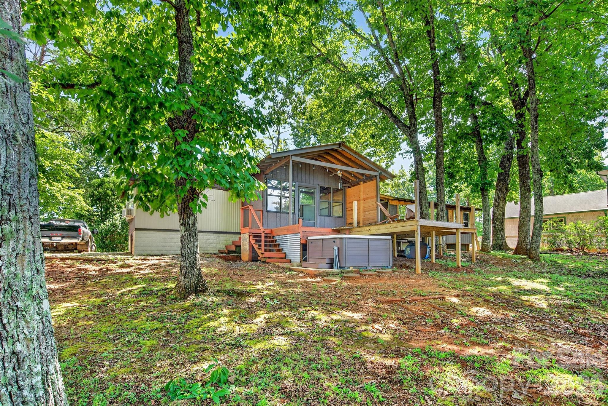 main property photo 27