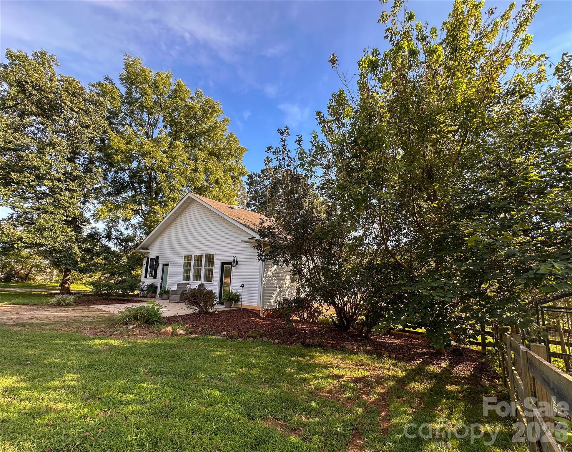 main property photo 30