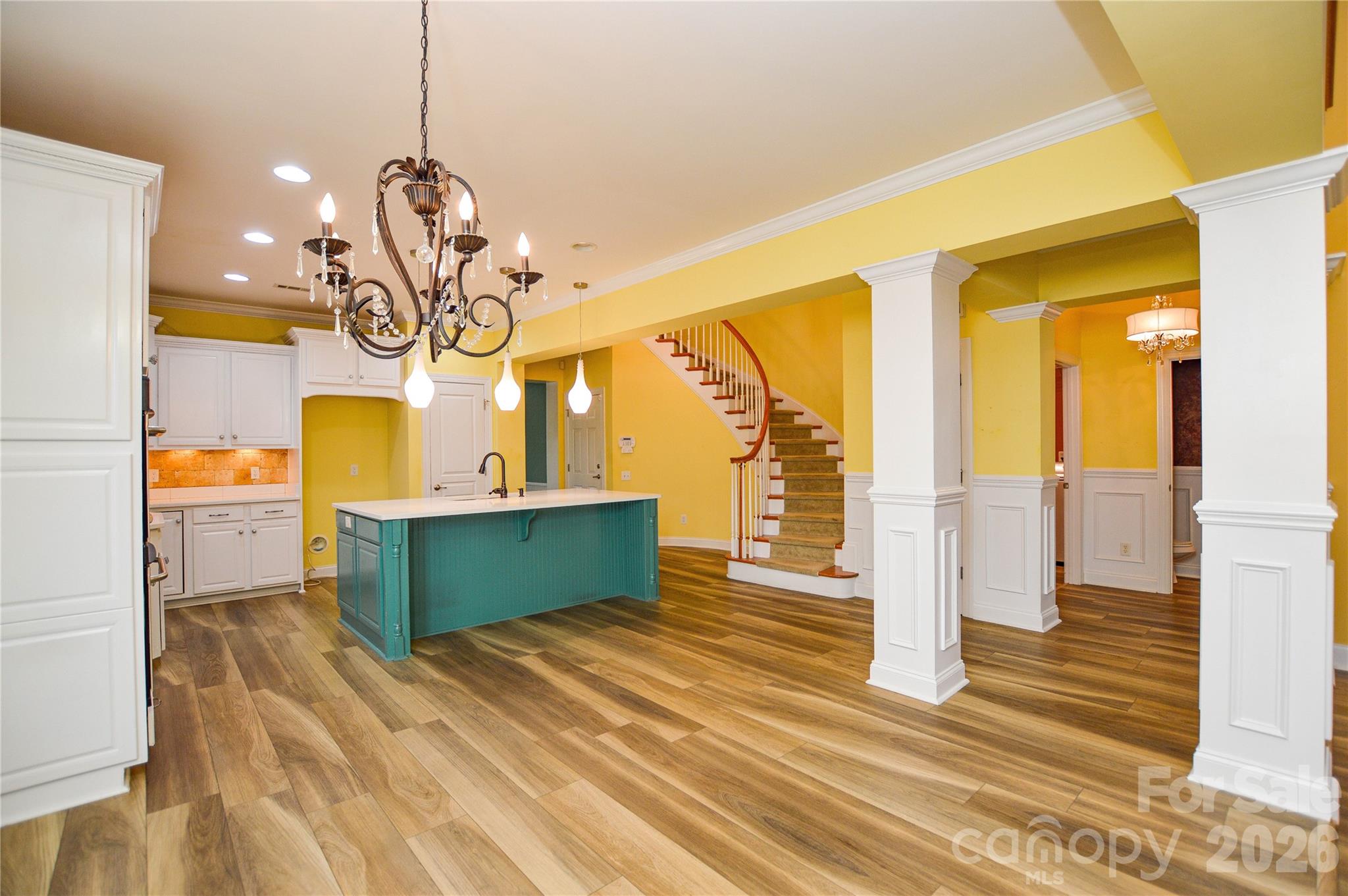 main property photo 13