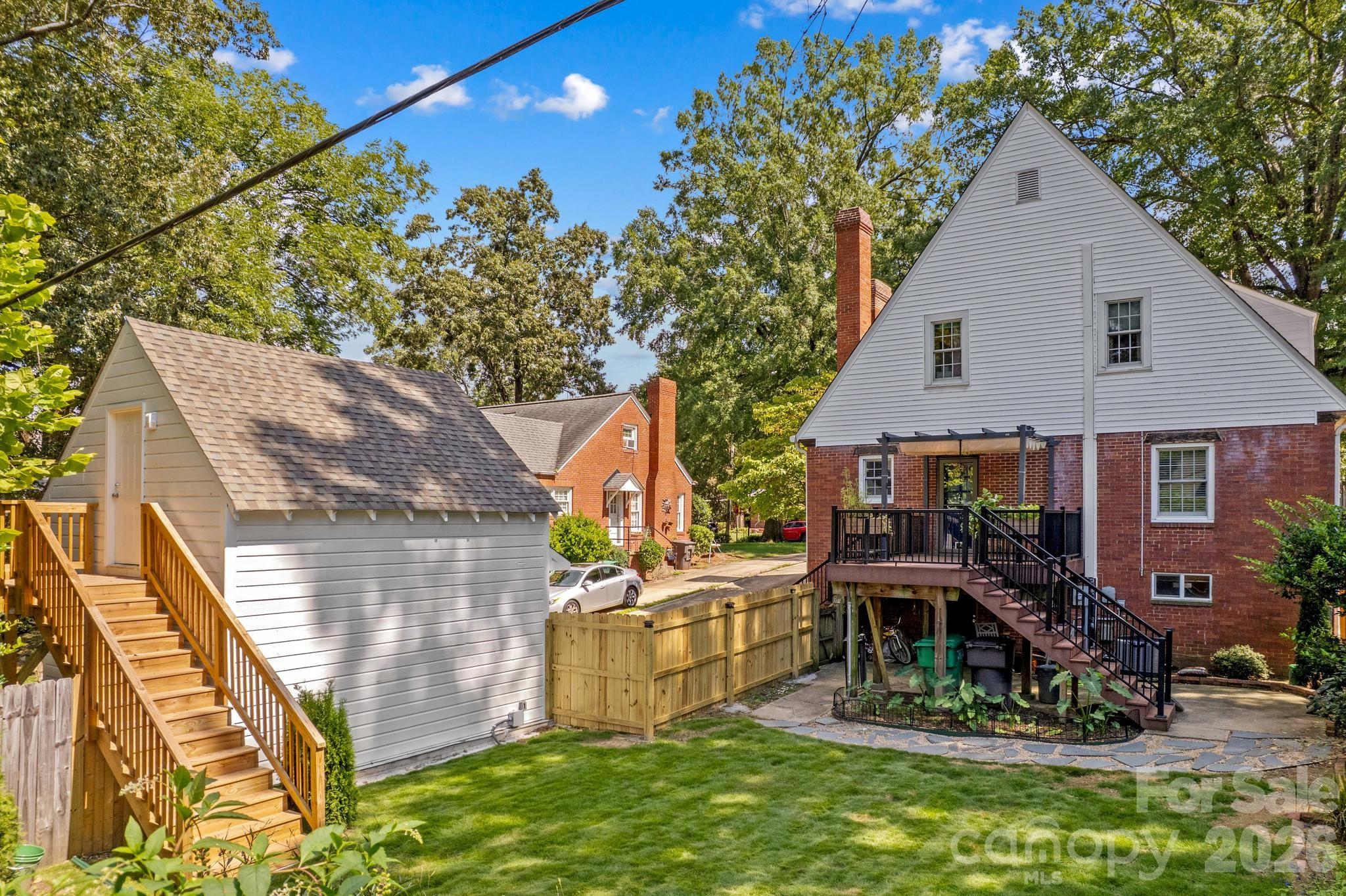 main property photo 40