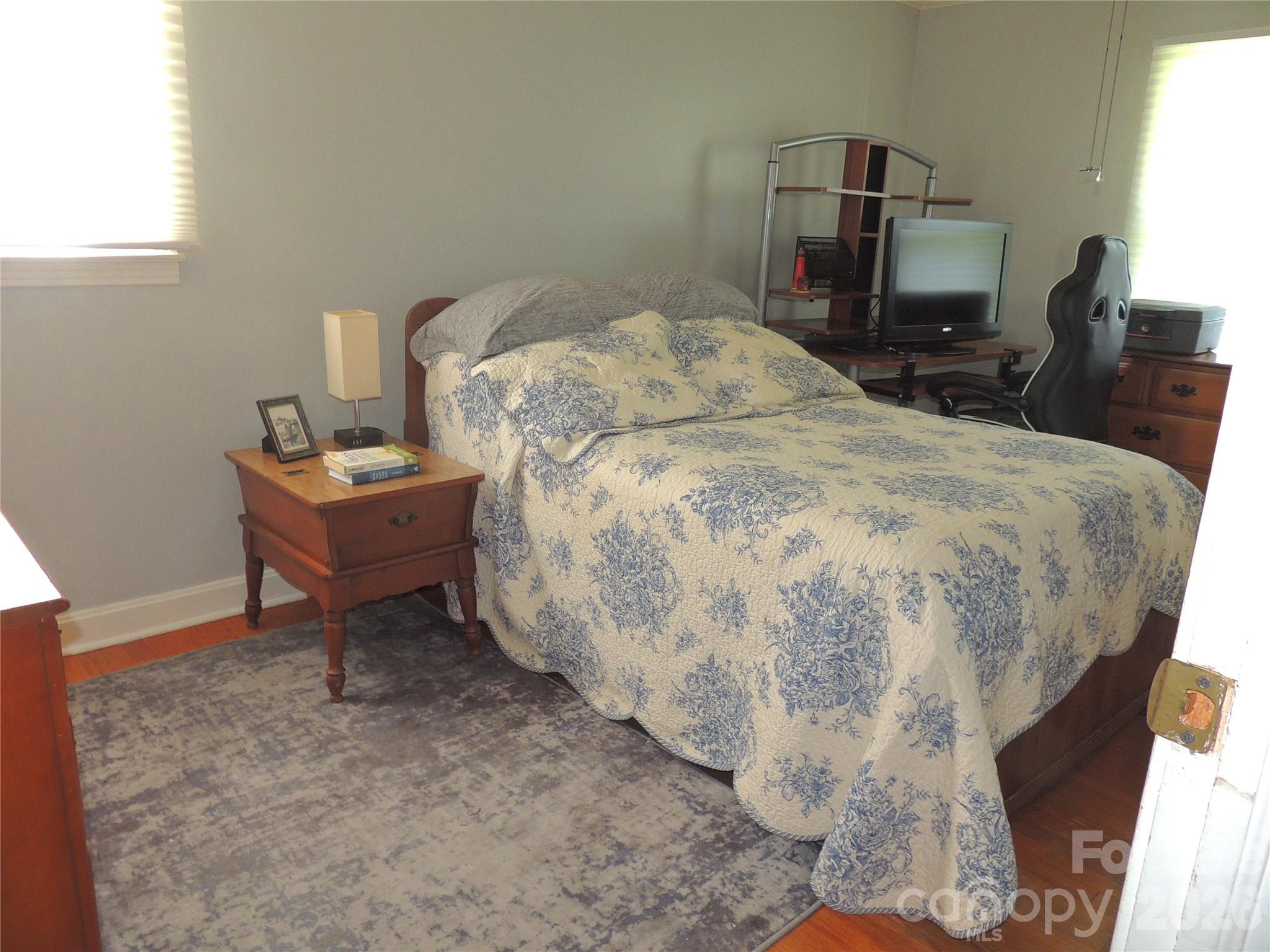 main property photo 12