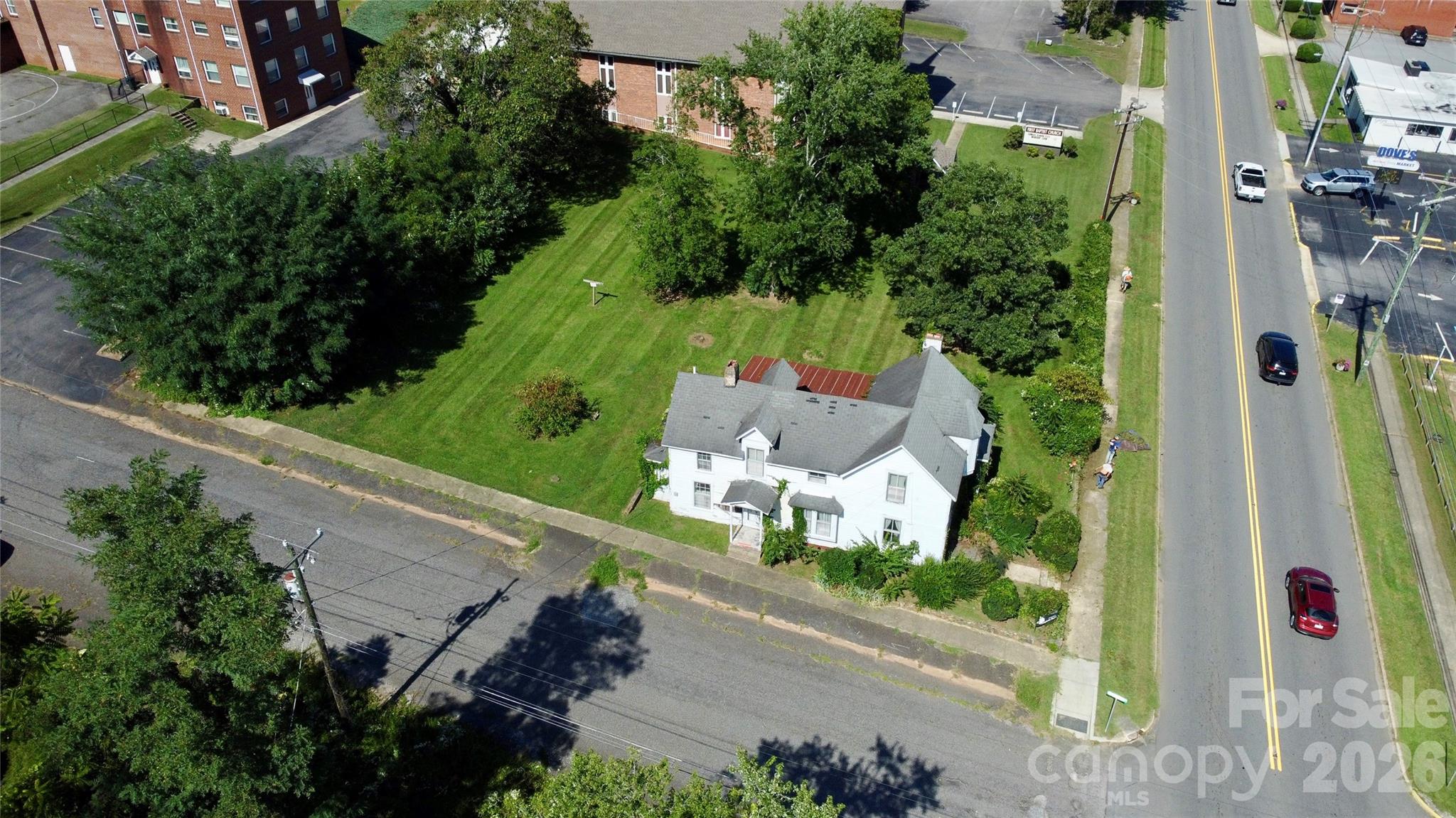main property photo 6