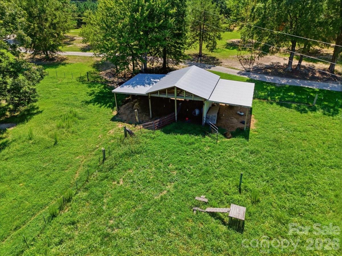 main property photo 32