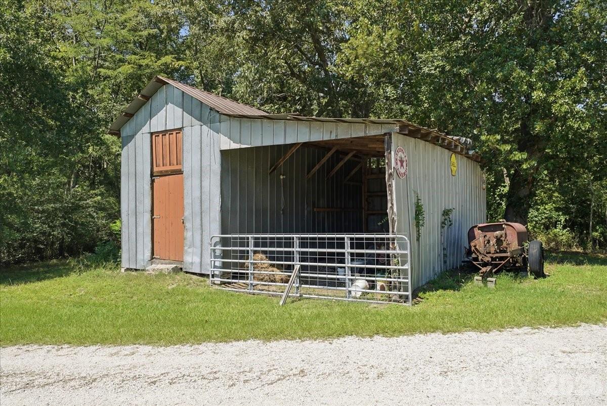 main property photo 35