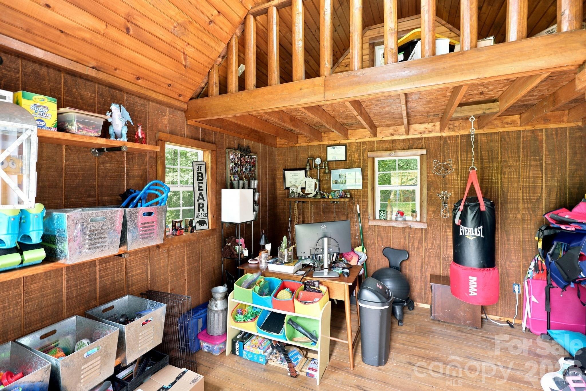 main property photo 16