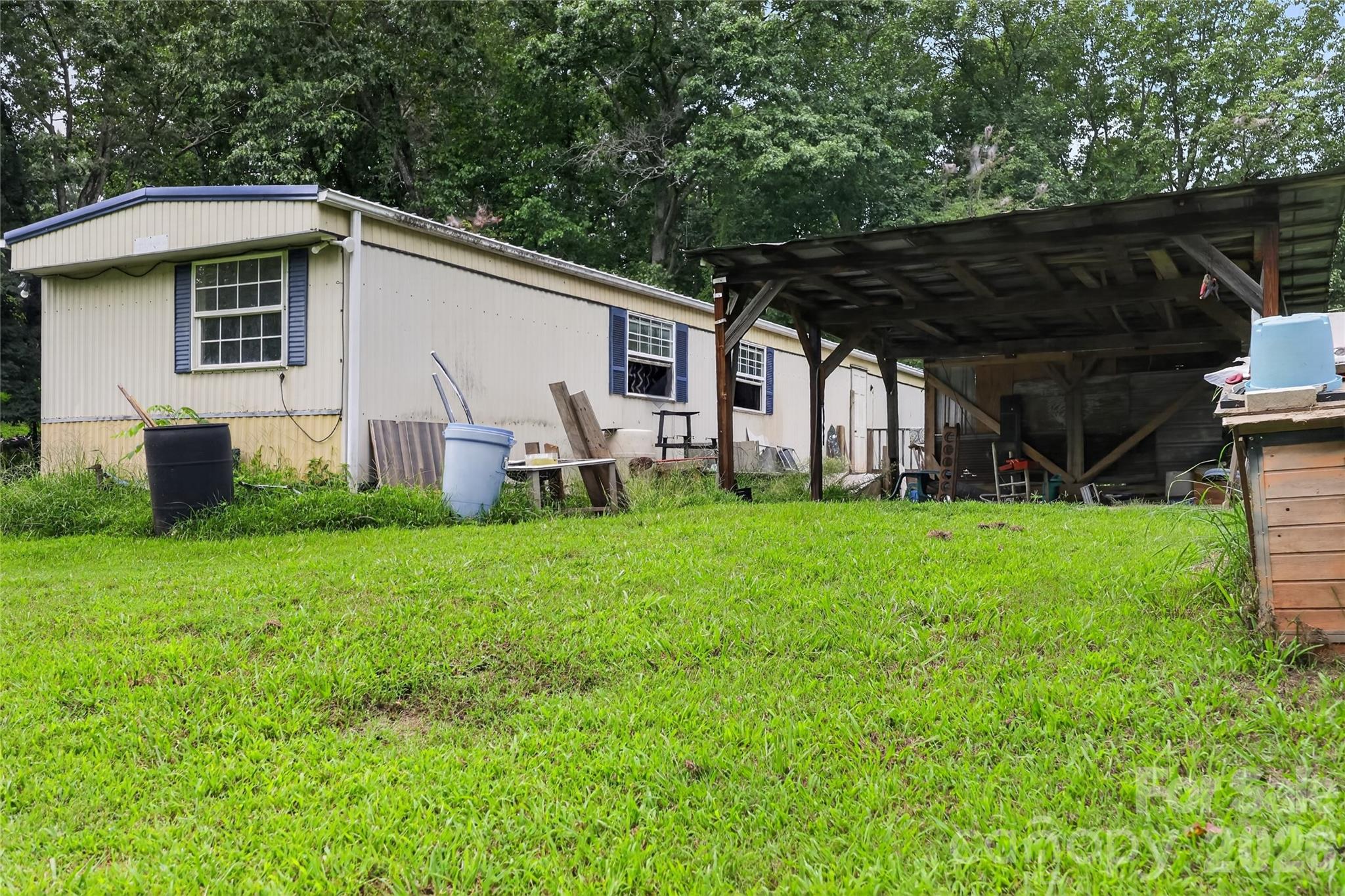 main property photo 4