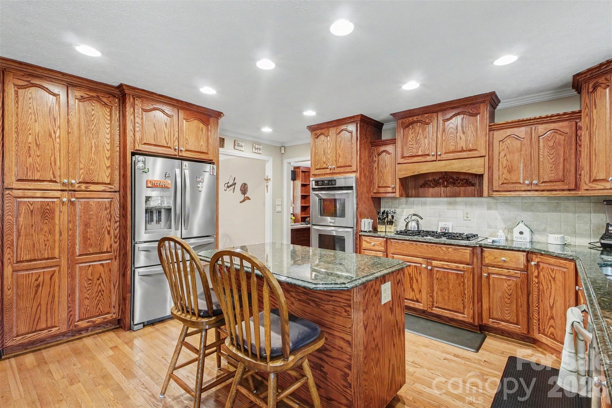 main property photo 13