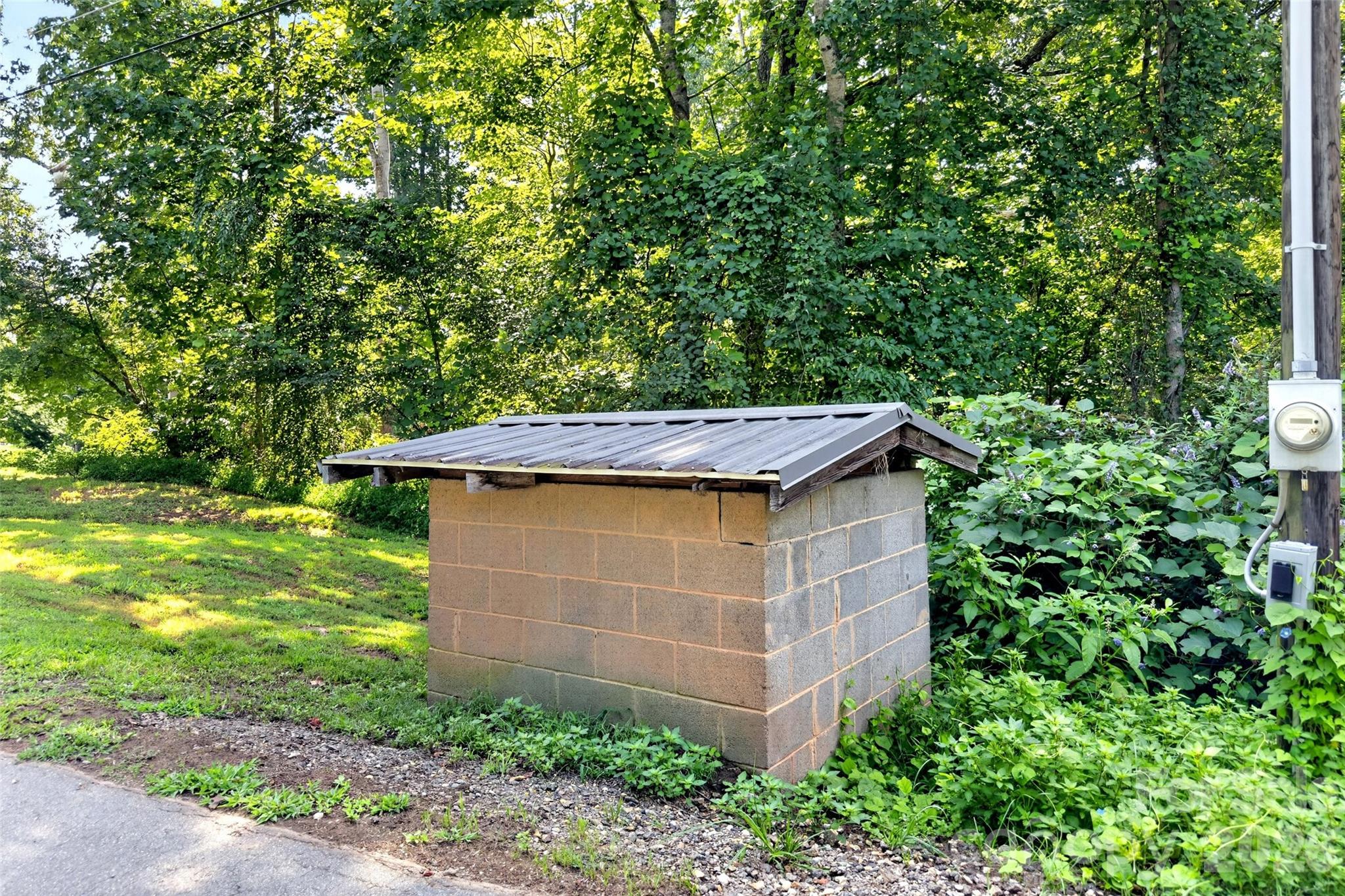 main property photo 27