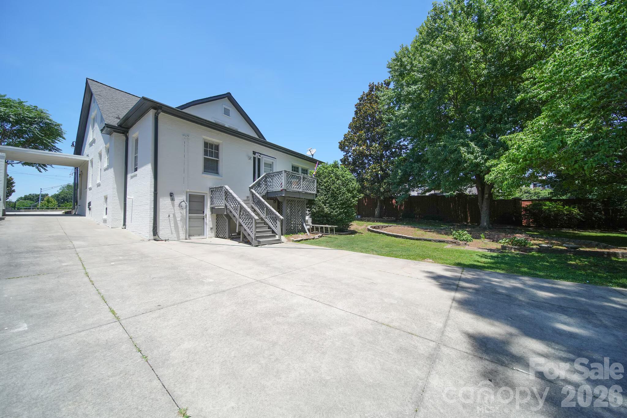 main property photo 14