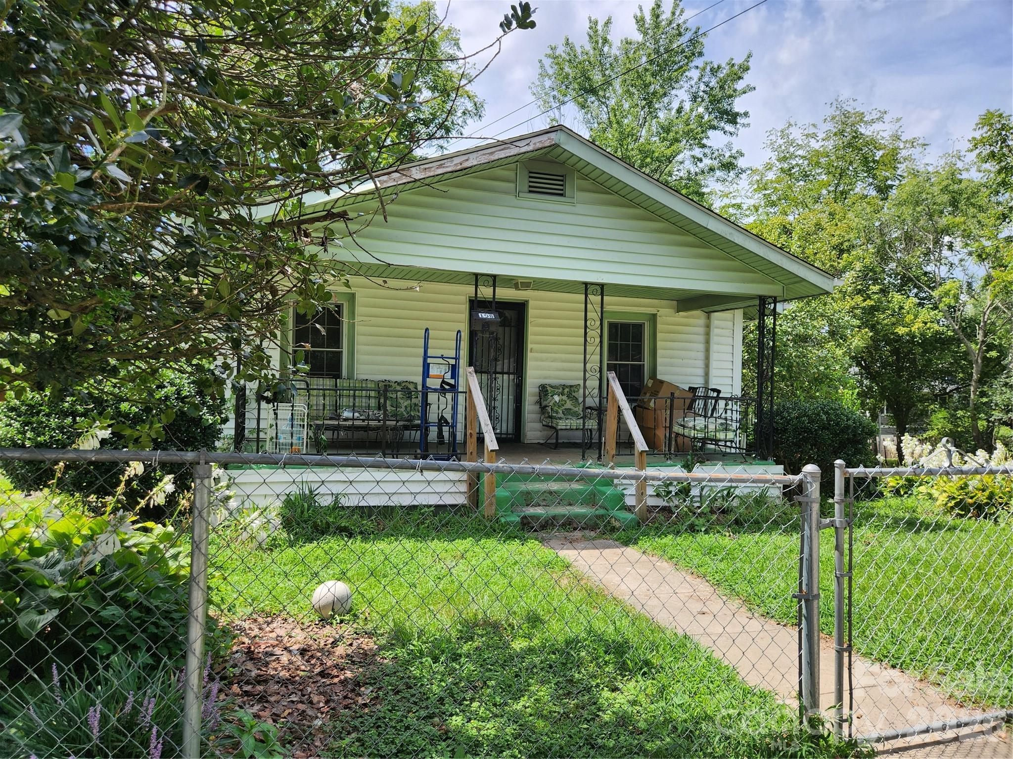main property photo 0