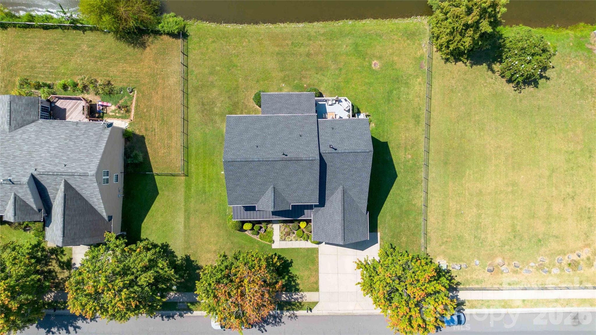 main property photo 33