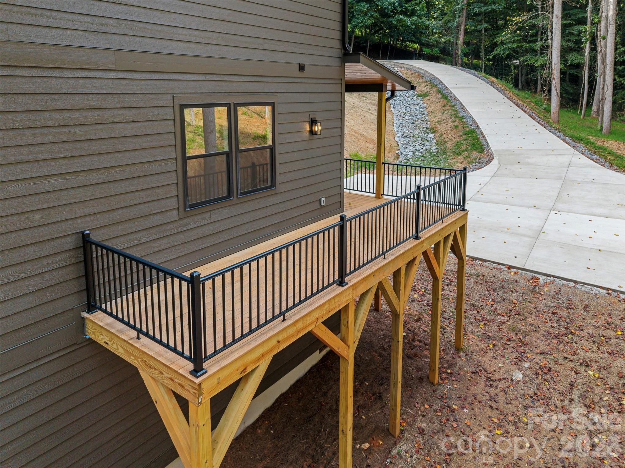 main property photo 45