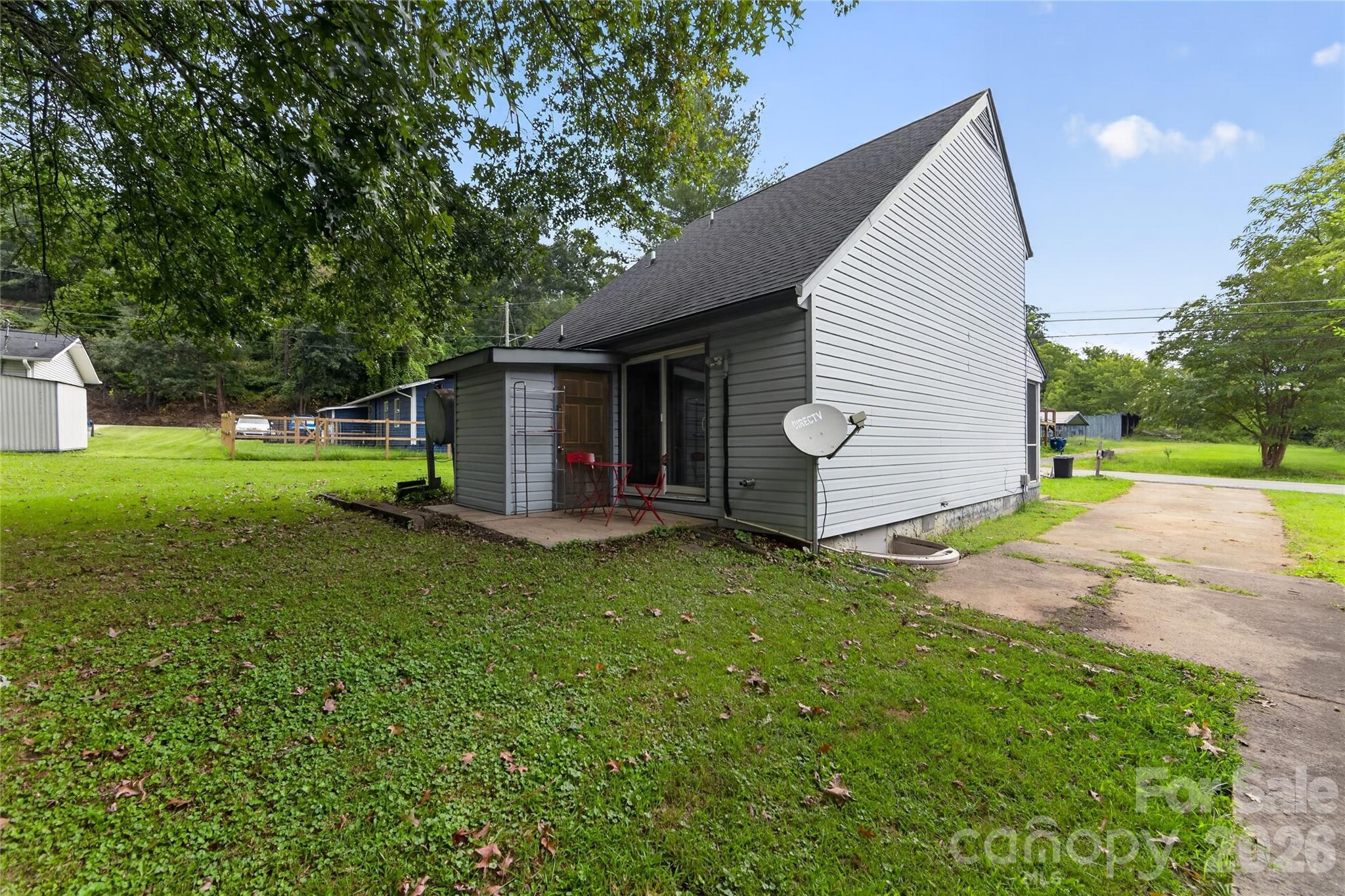 main property photo 27